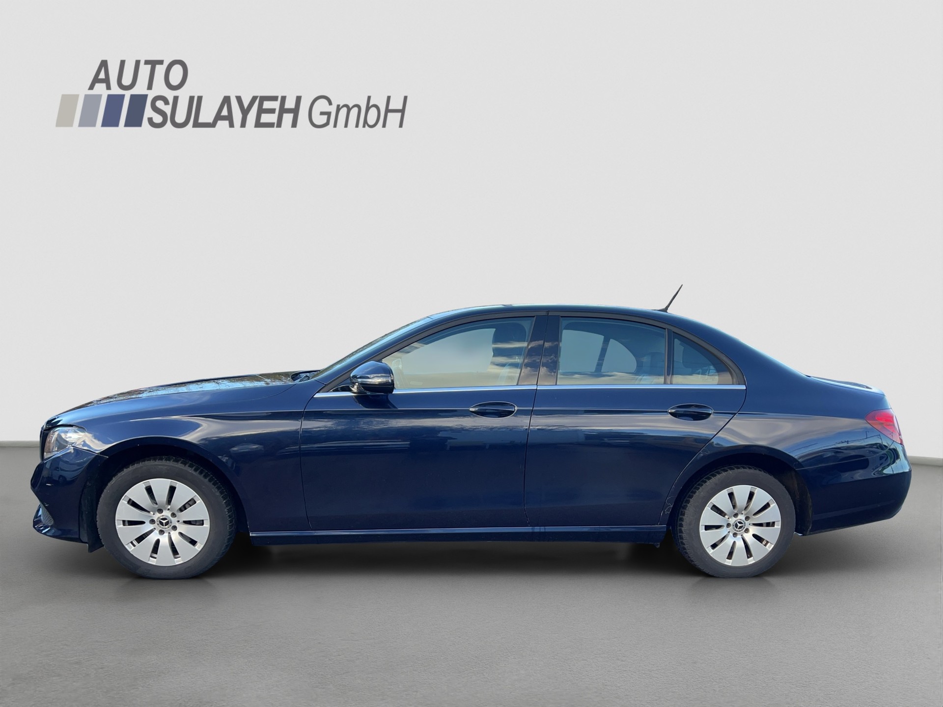 MERCEDES-BENZ E200 D 9G TRONIC-image-16