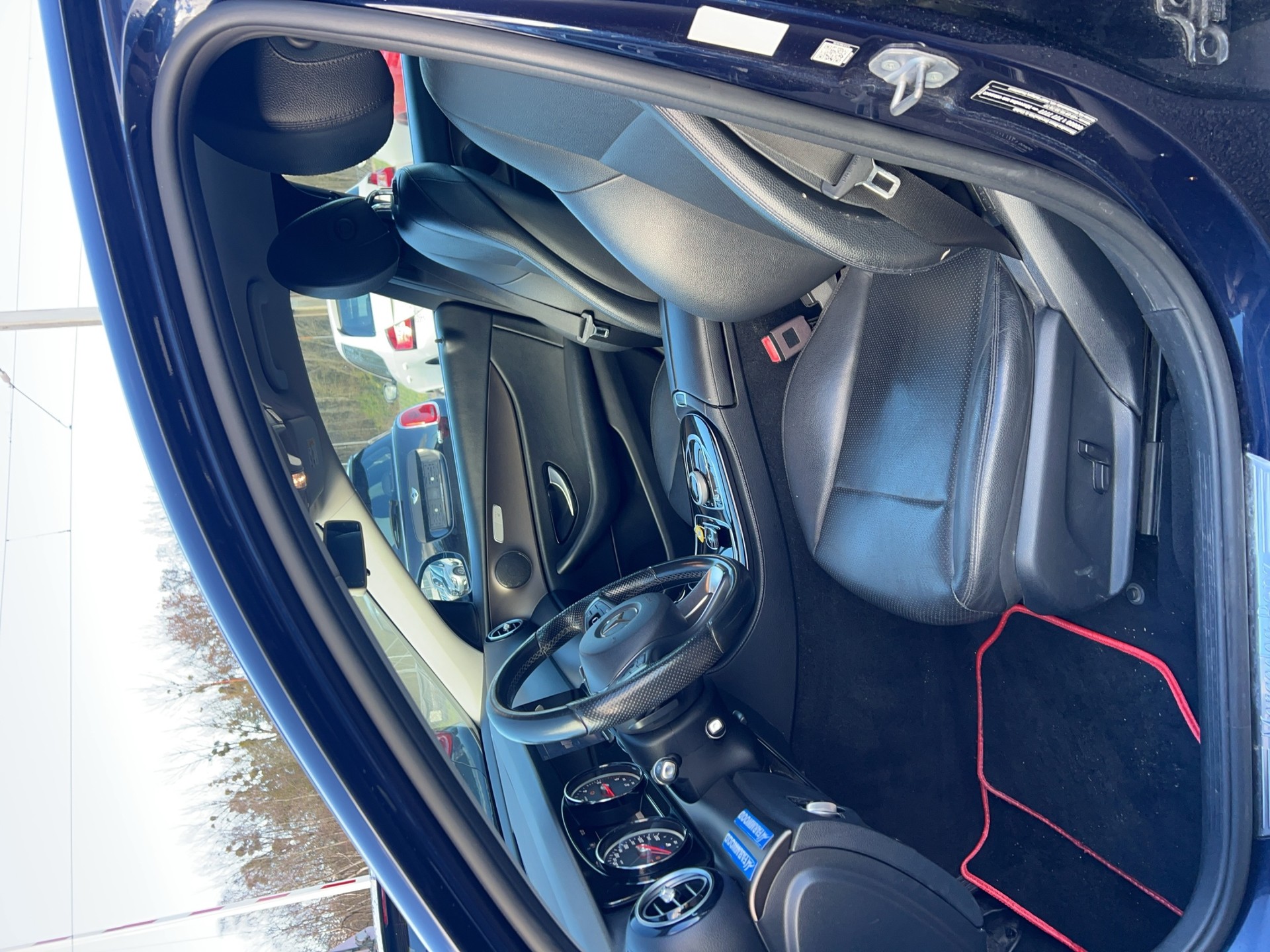 MERCEDES-BENZ E200 D 9G TRONIC-image-10