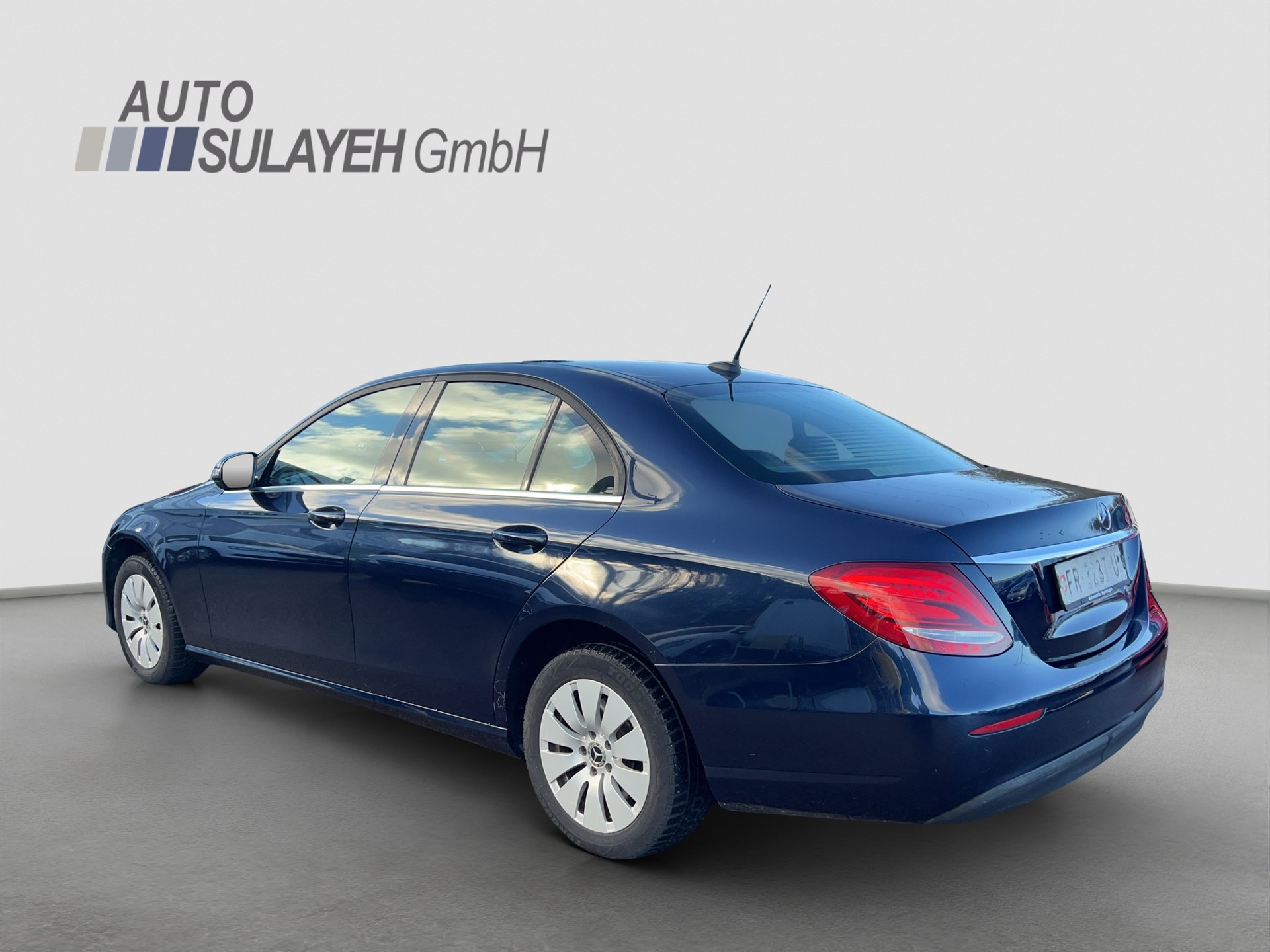MERCEDES-BENZ E200 D 9G TRONIC-image-17
