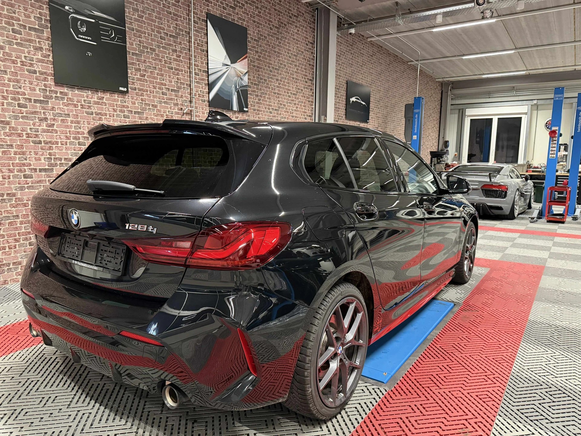 BMW 128ti M Sport Pro Steptronic-image-3