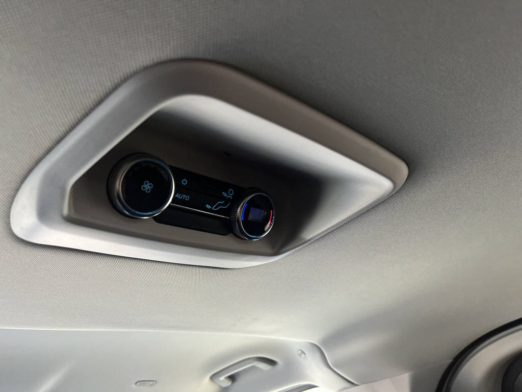 FORD Tourneo Custom 320 L1 2.0 EcoBl Sport 170 PS AWD-image-16
