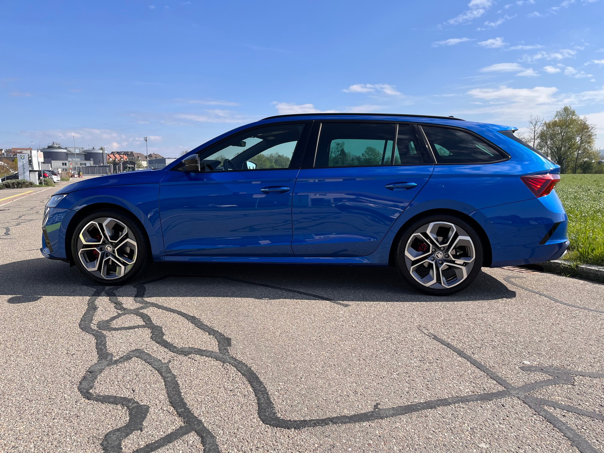 SKODA Octavia Combi 2.0 TDI RS 4x4 DSG * mySKODA PACK RS - SUPERSPORT LENKRAD BEHEIZT *-showroom-element-2