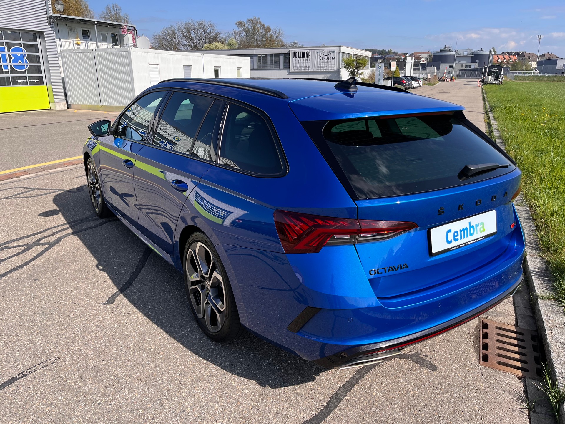 SKODA Octavia Combi 2.0 TDI RS 4x4 DSG * mySKODA PACK RS - SUPERSPORT LENKRAD BEHEIZT *-image-4