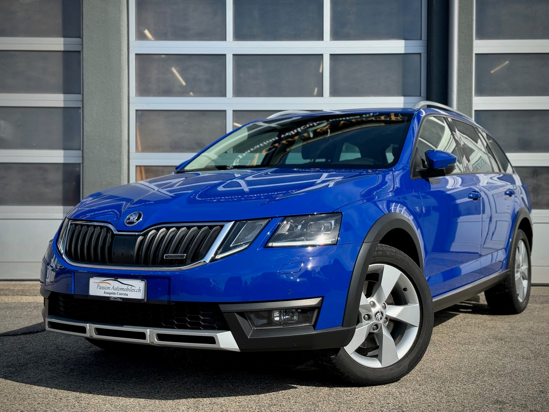 SKODA Octavia Combi 2.0 TDI Scout 4x4 DSG - Véhicule Suisse (CH)