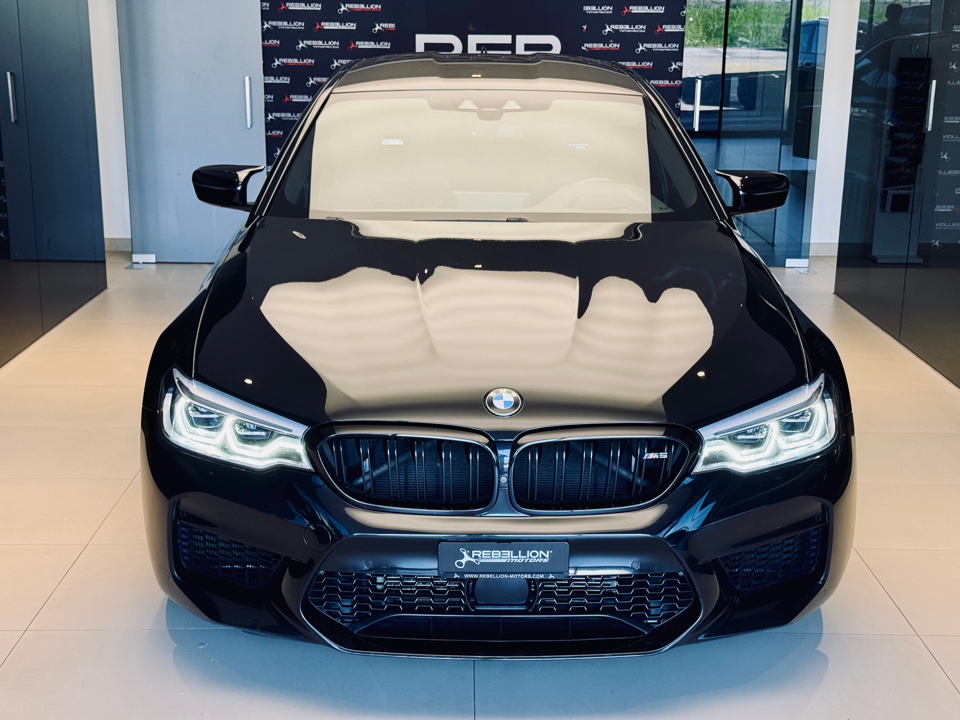 BMW M5 xDrive Competition Drivelogic-showroom-element-1