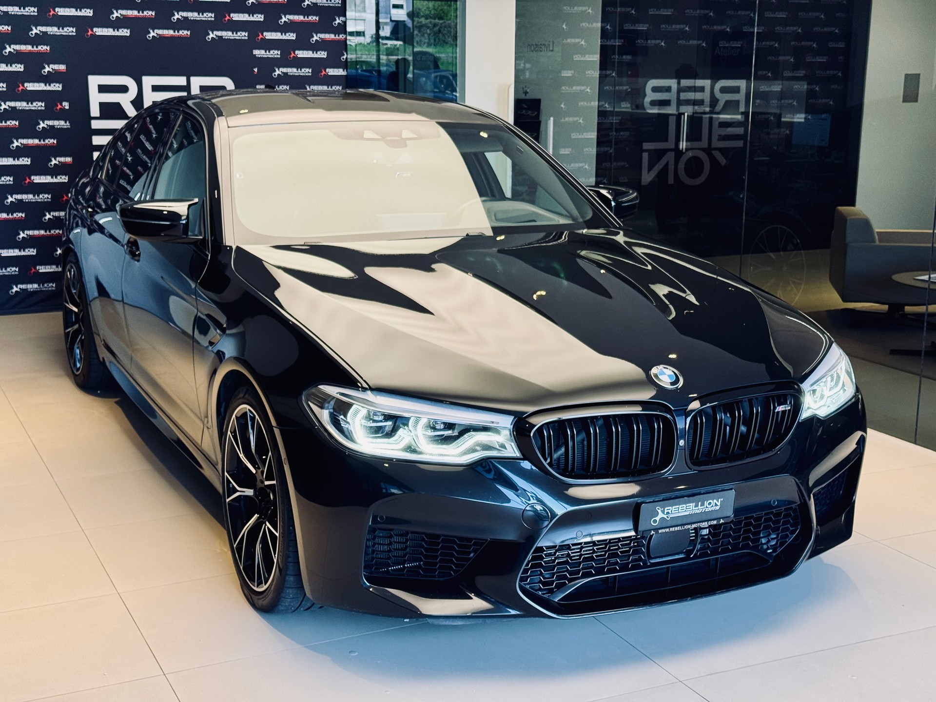 BMW M5 xDrive Competition Drivelogic-showroom-element-2