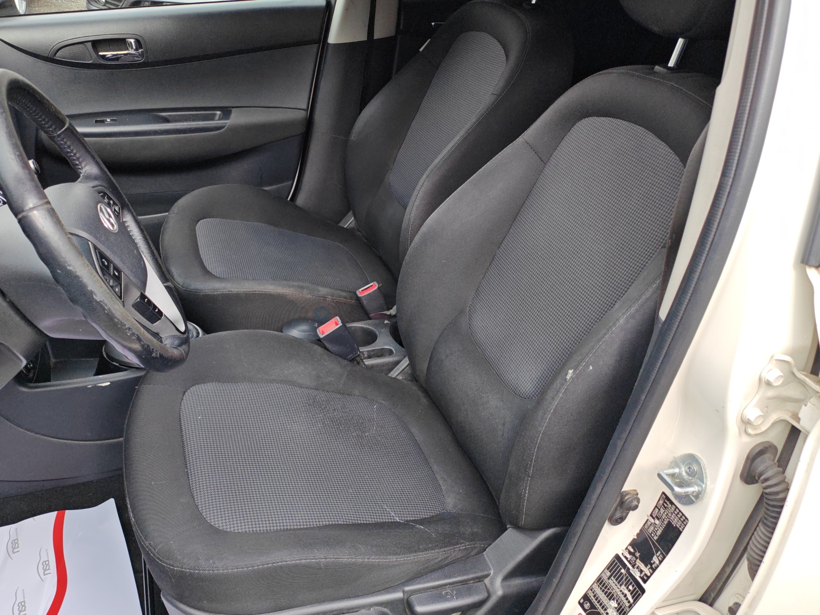 HYUNDAI i20 1.4 Style [Expertise du jour + Garantie 12 mois + Service & Immat. Offerts]-image-11