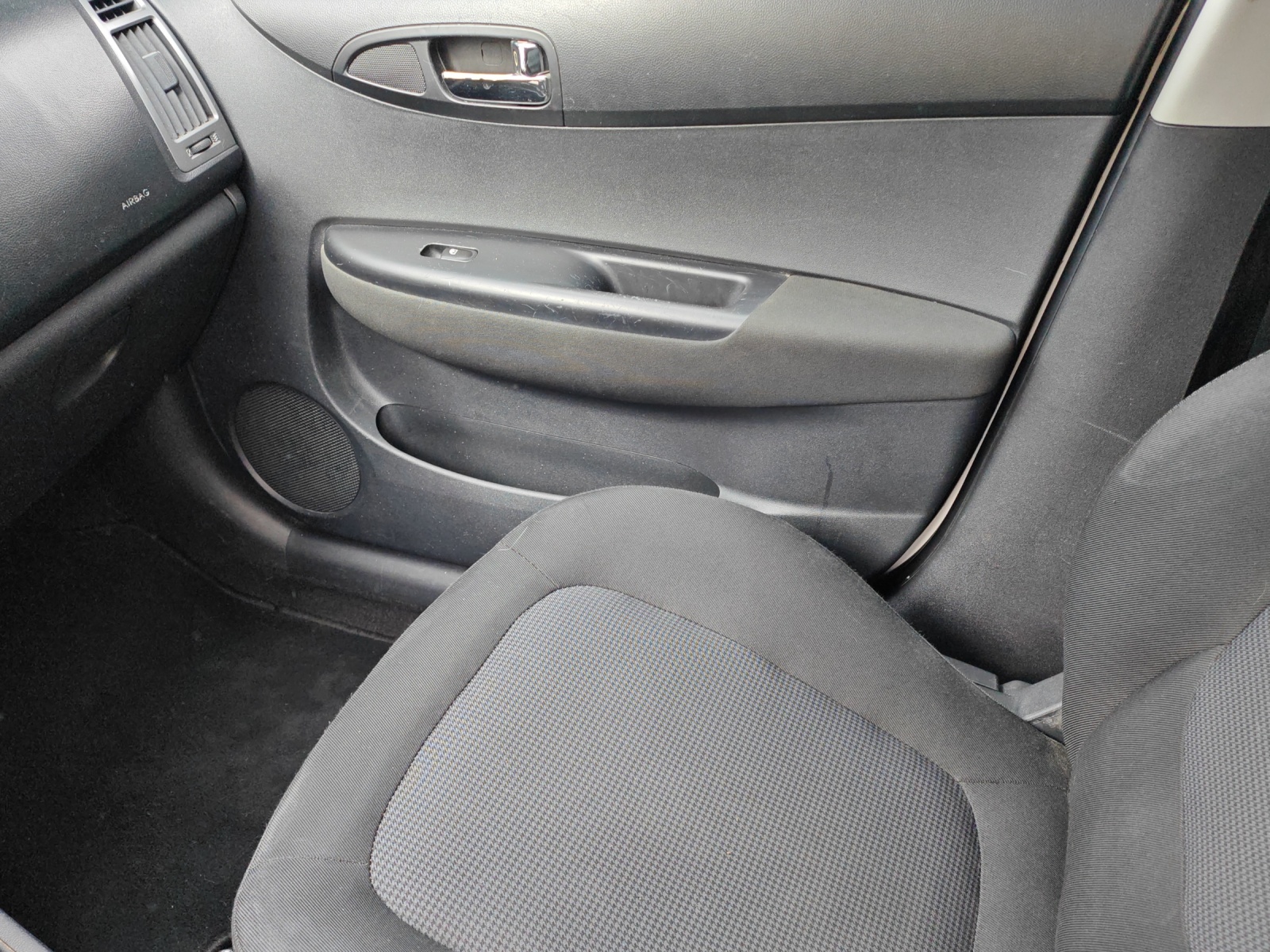 HYUNDAI i20 1.4 Style [Expertise du jour + Garantie 12 mois + Service & Immat. Offerts]-image-13