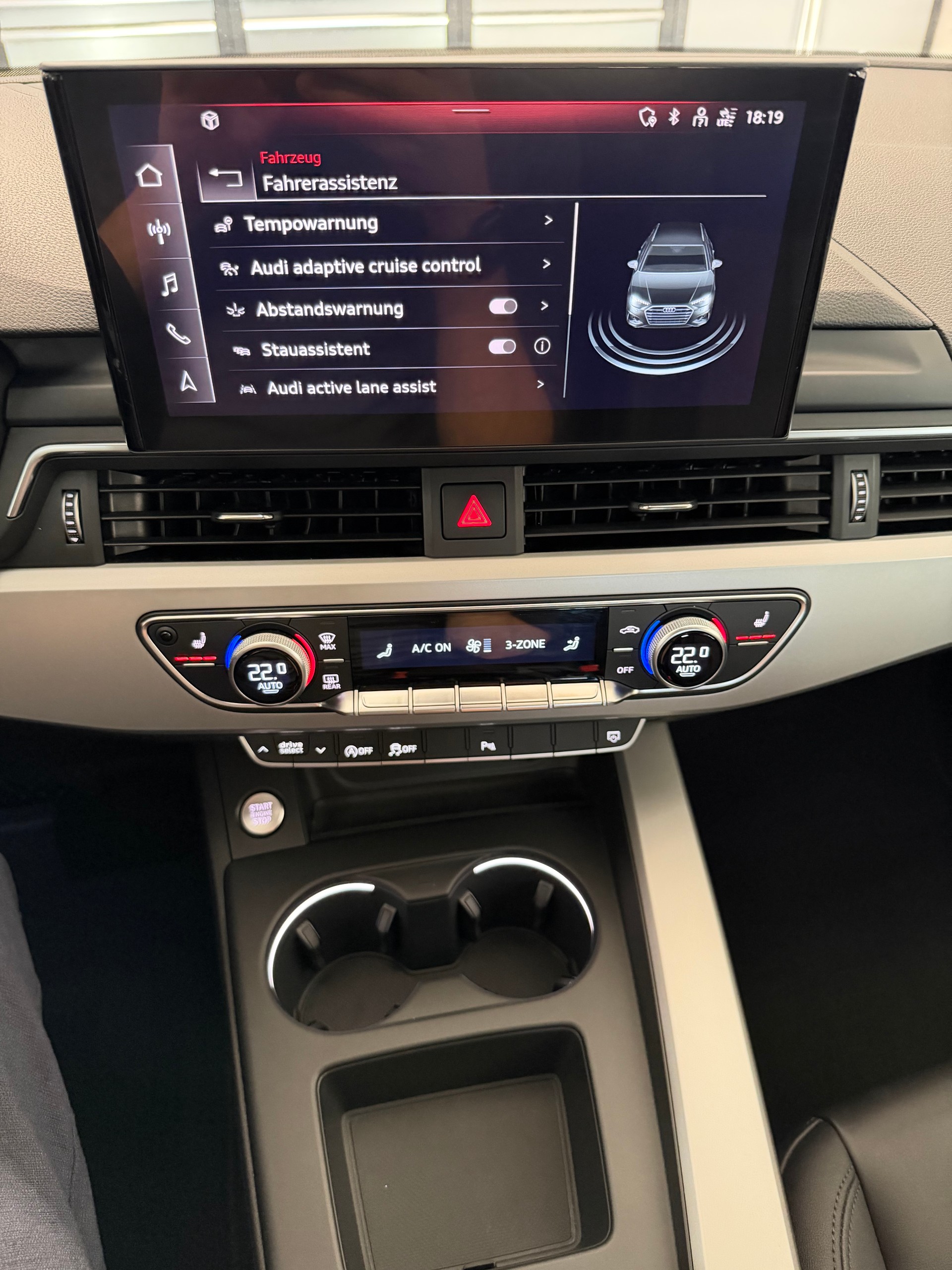 AUDI A4 Avant 40 TDI Attraction quattro S-tronic-image-21