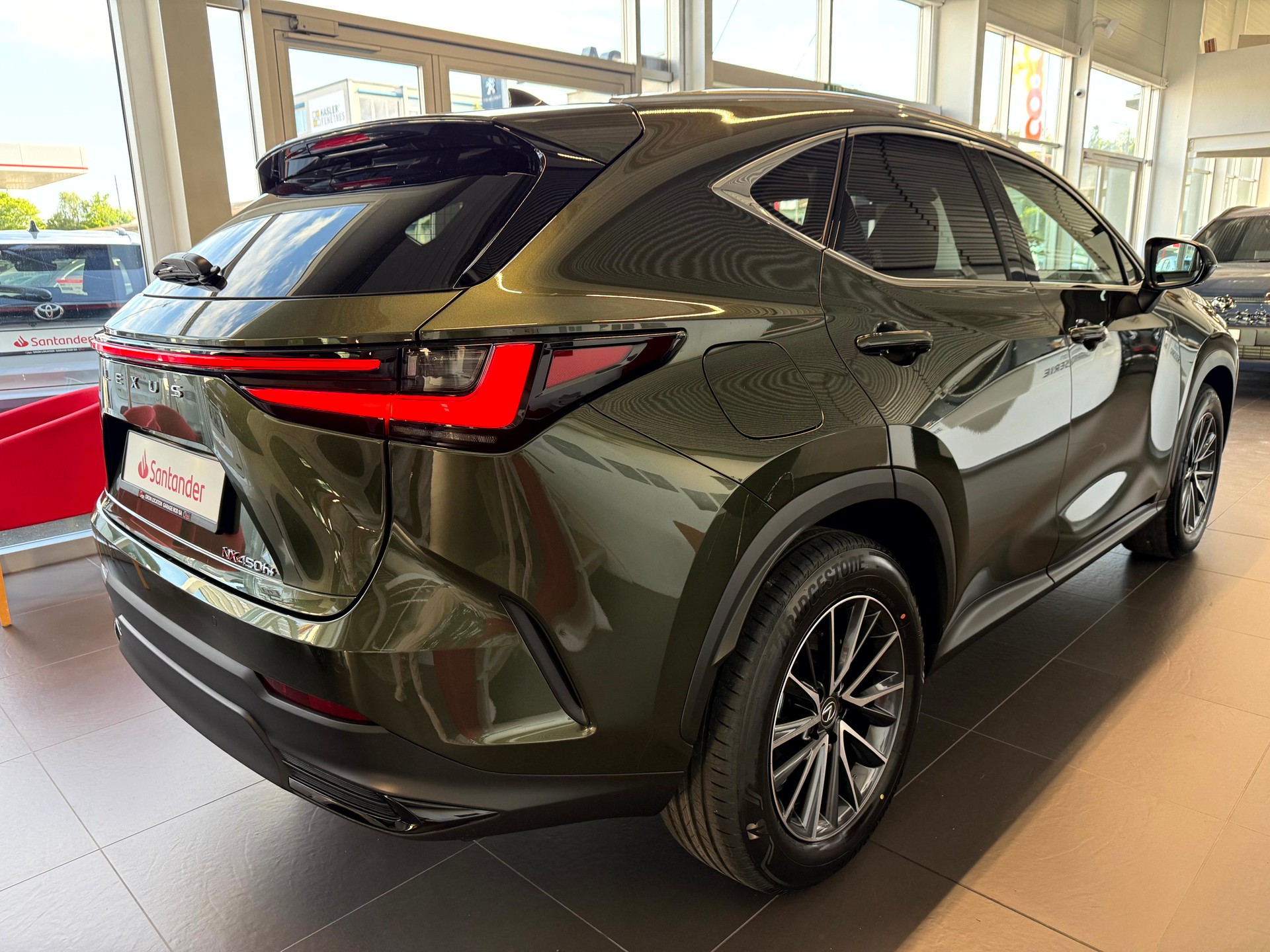 LEXUS NX 450h+ E-FOUR Comfort-image-6