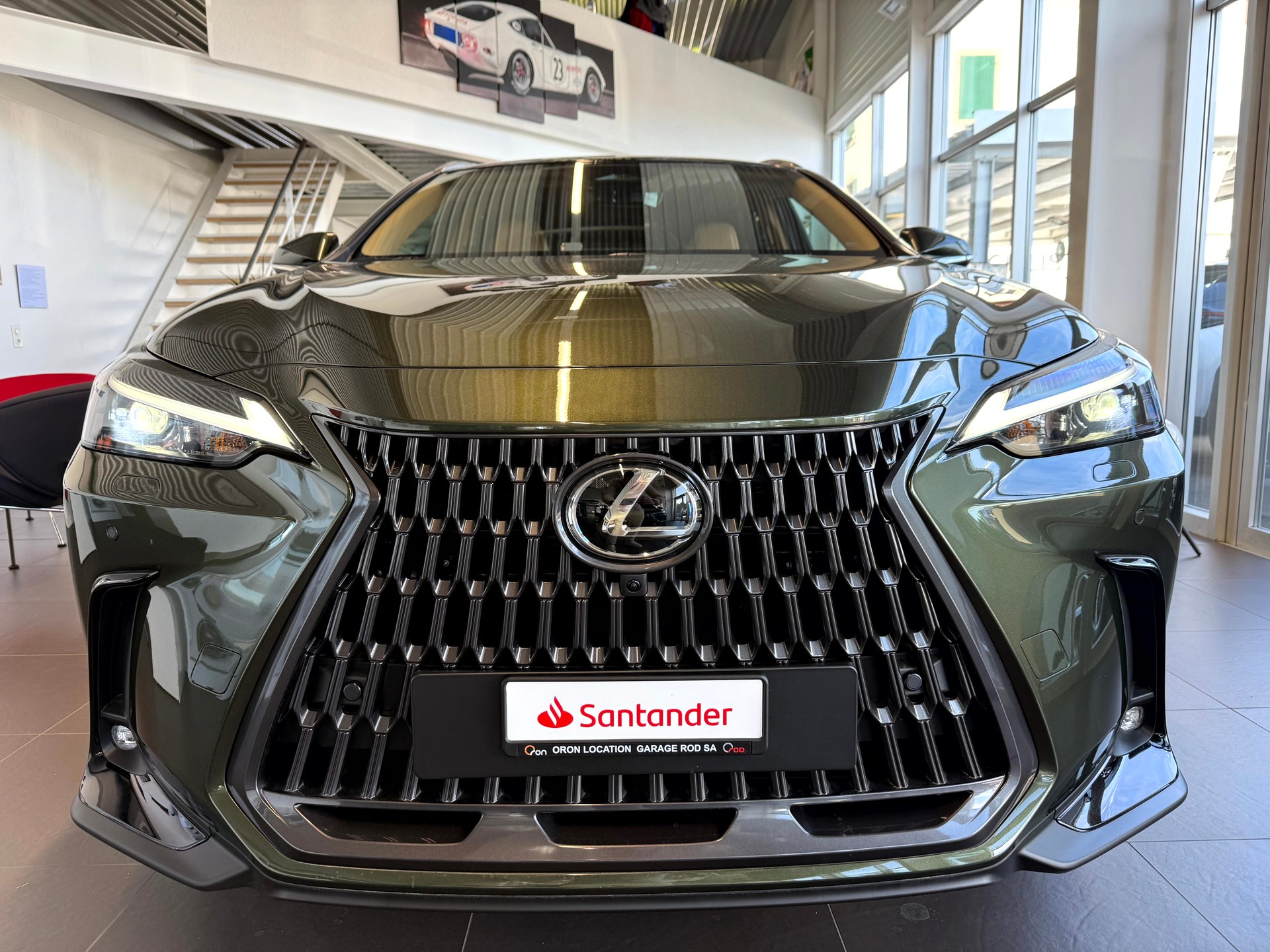 LEXUS NX 450h+ E-FOUR Comfort-showroom-element-1