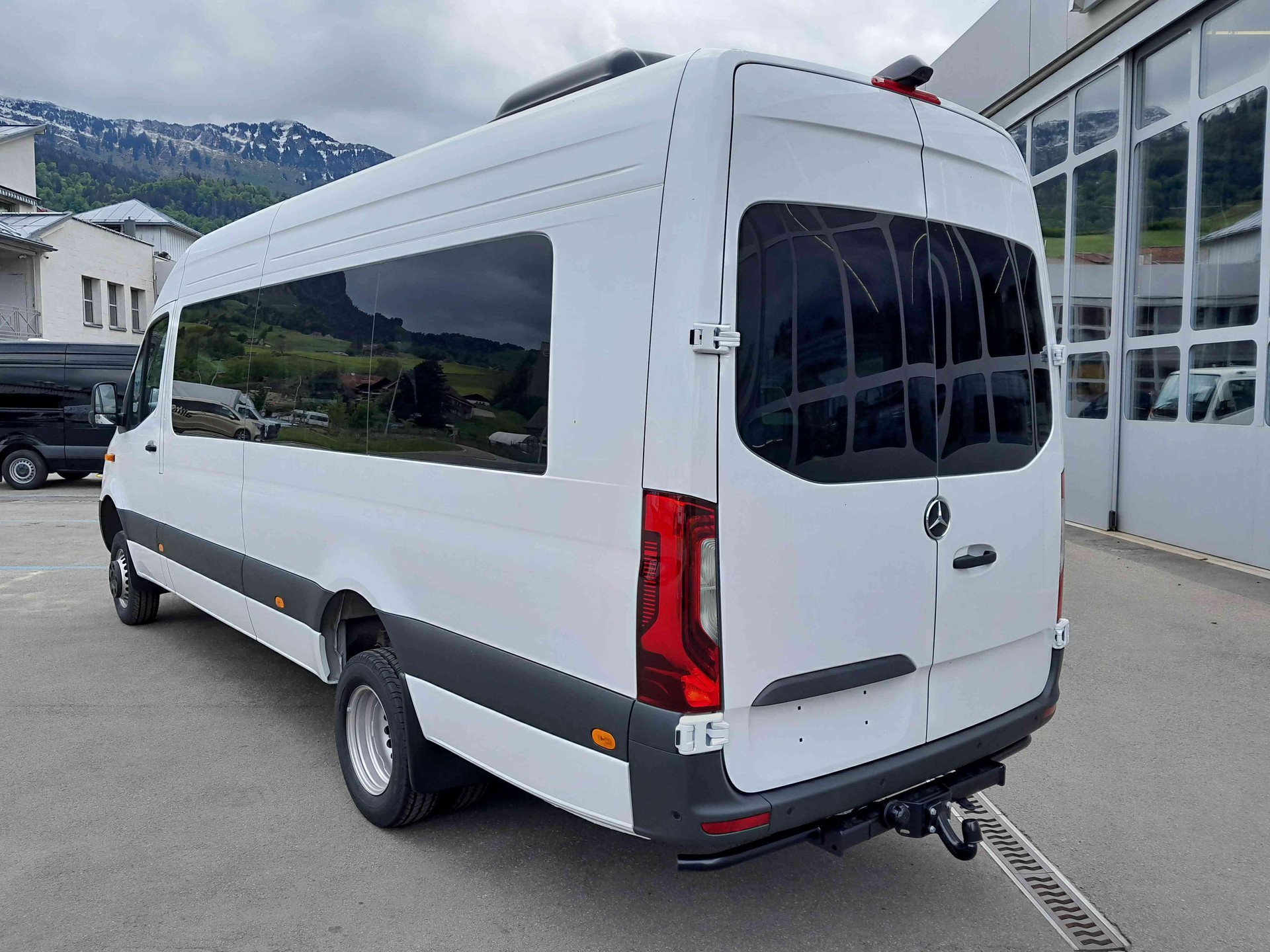 MERCEDES-BENZ Sprinter 519 CDI PRO KA eL 4x4-showroom-element-2