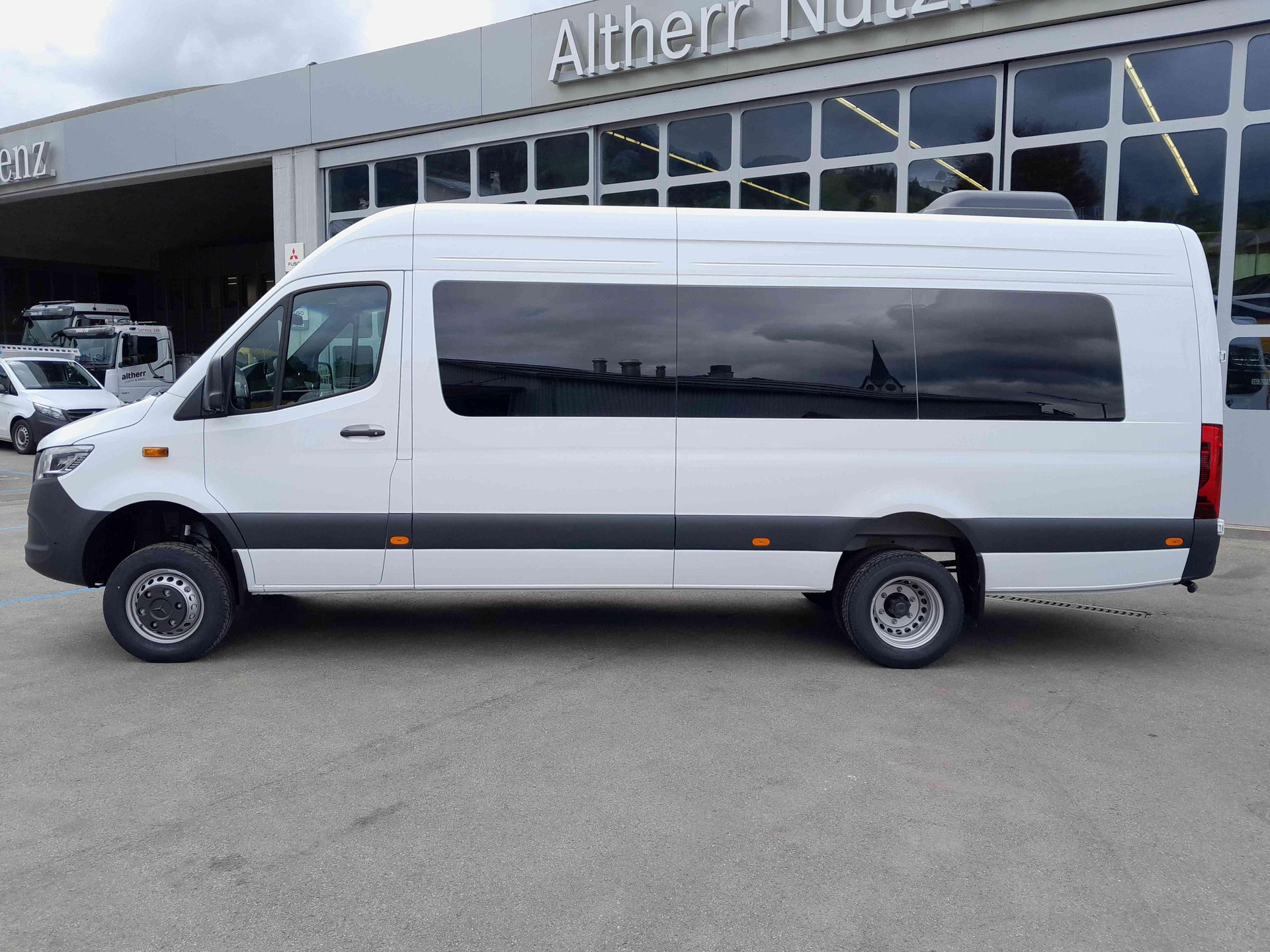 MERCEDES-BENZ Sprinter 519 CDI PRO KA eL 4x4-showroom-element-1