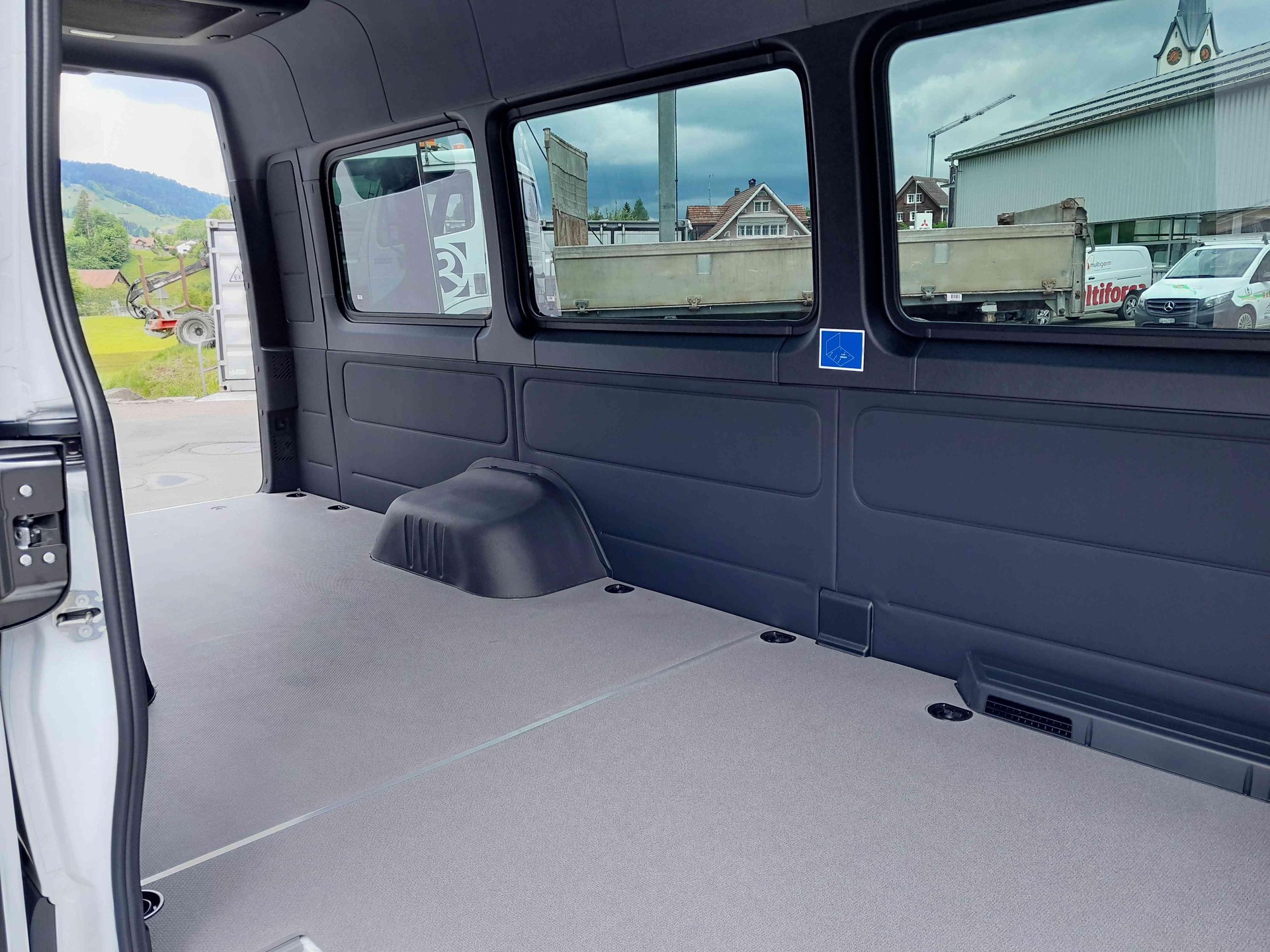 MERCEDES-BENZ Sprinter 519 CDI PRO KA eL 4x4-image-18