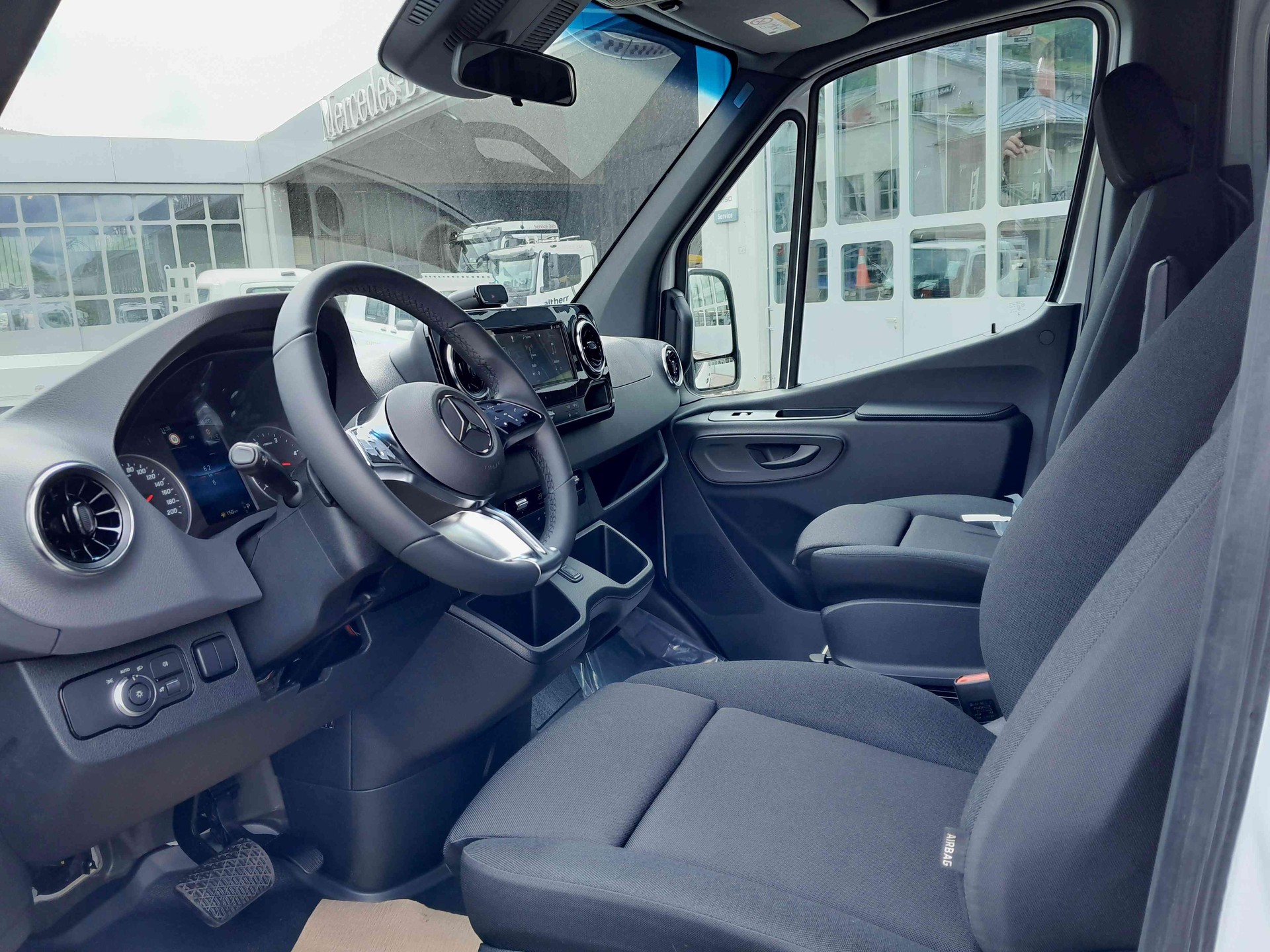 MERCEDES-BENZ Sprinter 519 CDI PRO KA eL 4x4-image-8