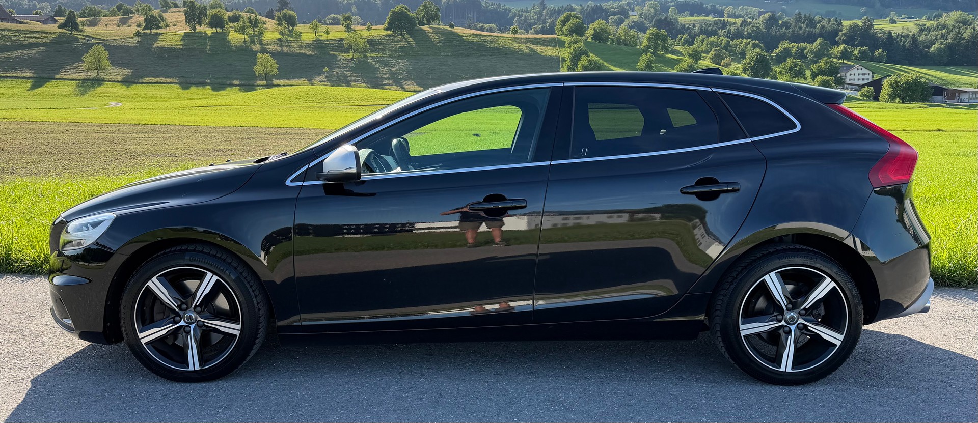 VOLVO V40 D2 R-Design Geartronic-image-2