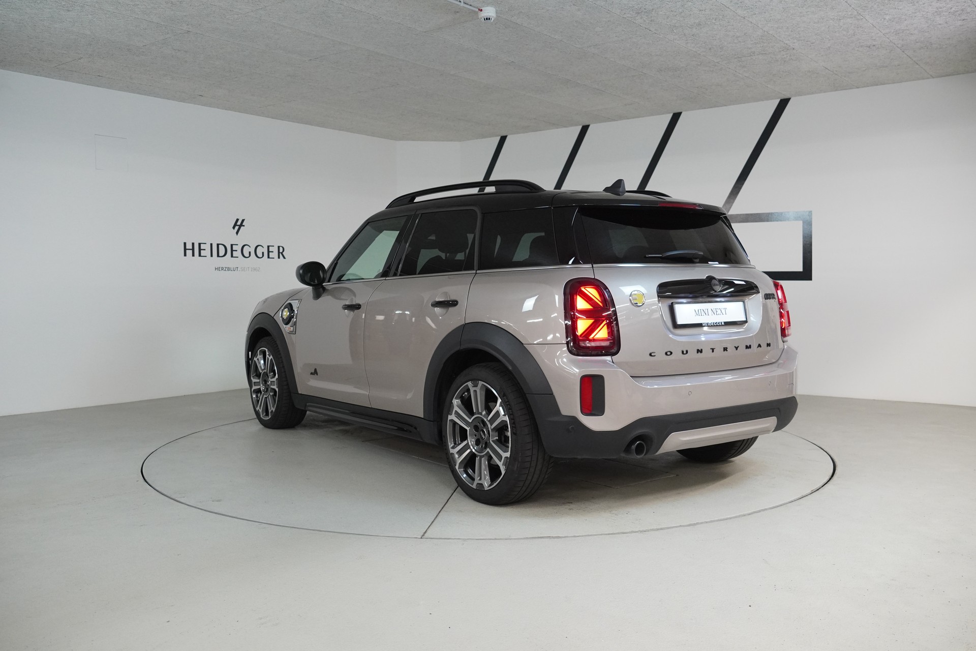 MINI Countryman Cooper SE ALL4 PHEV Steptronic-image-5