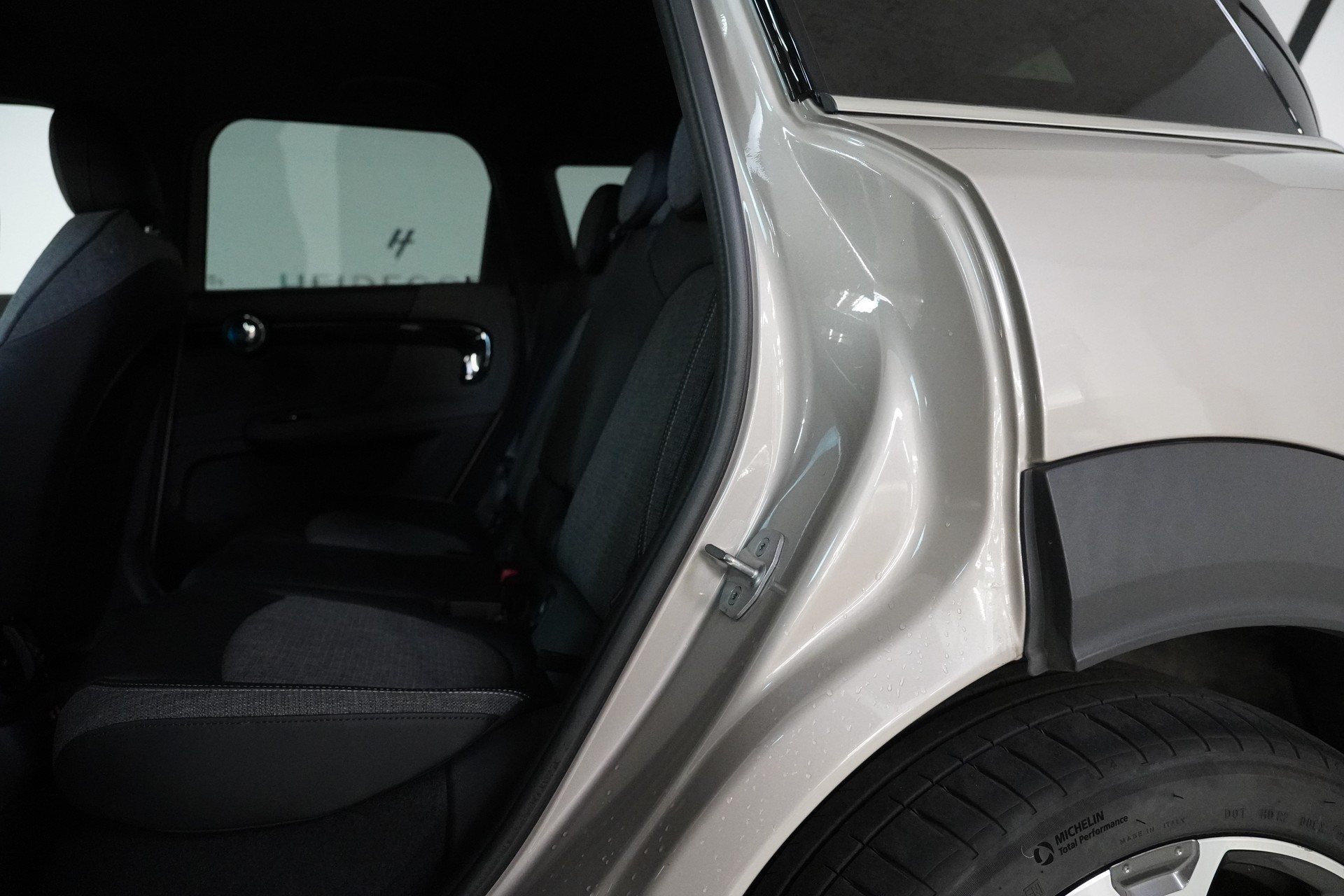 MINI Countryman Cooper SE ALL4 PHEV Steptronic-image-13