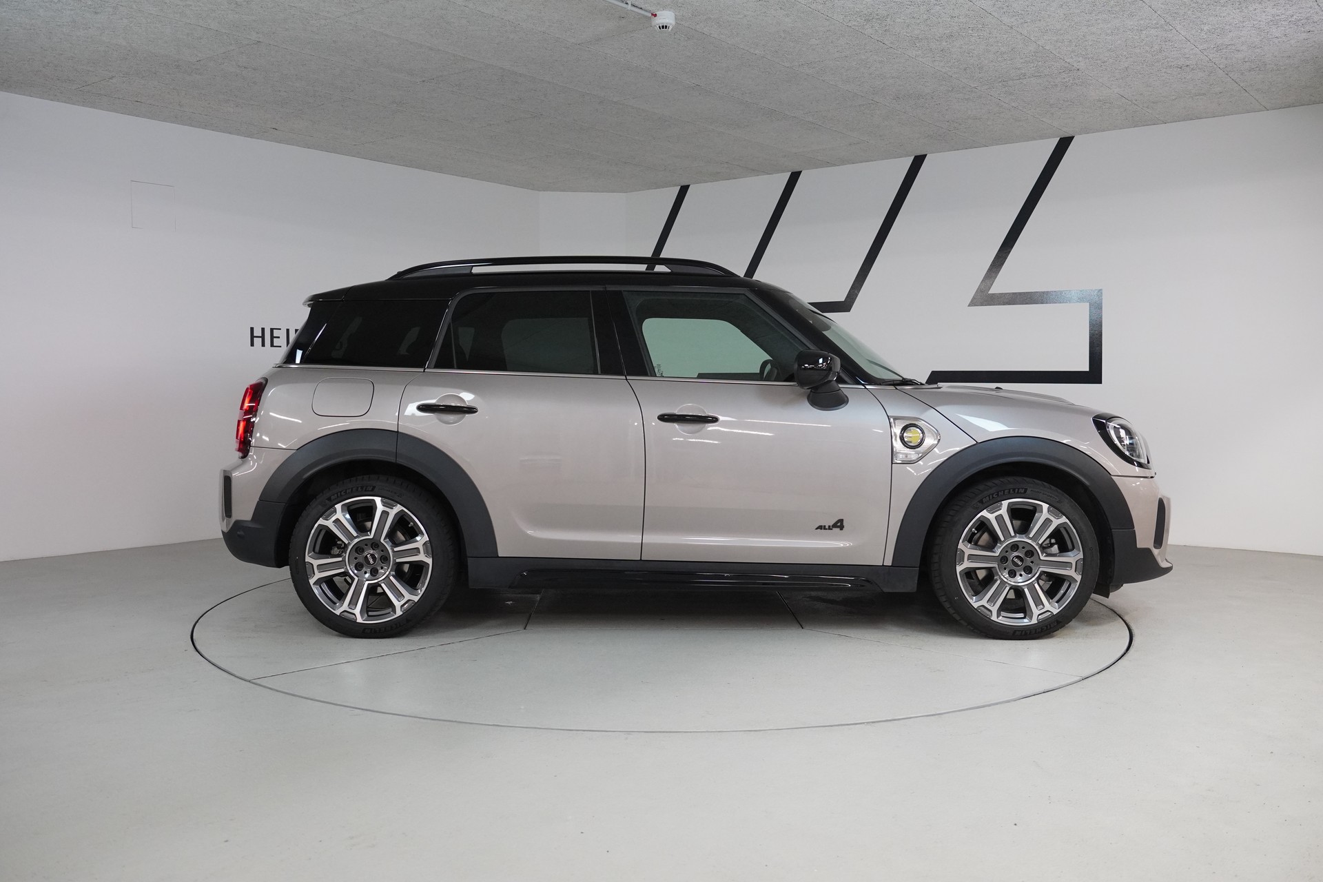 MINI Countryman Cooper SE ALL4 PHEV Steptronic-image-8