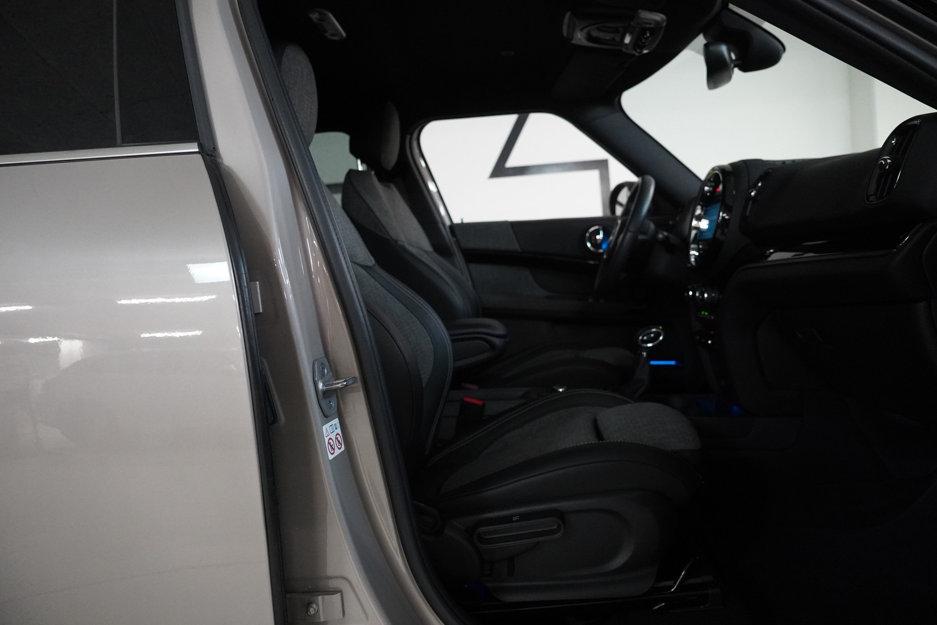 MINI Countryman Cooper SE ALL4 PHEV Steptronic-image-14