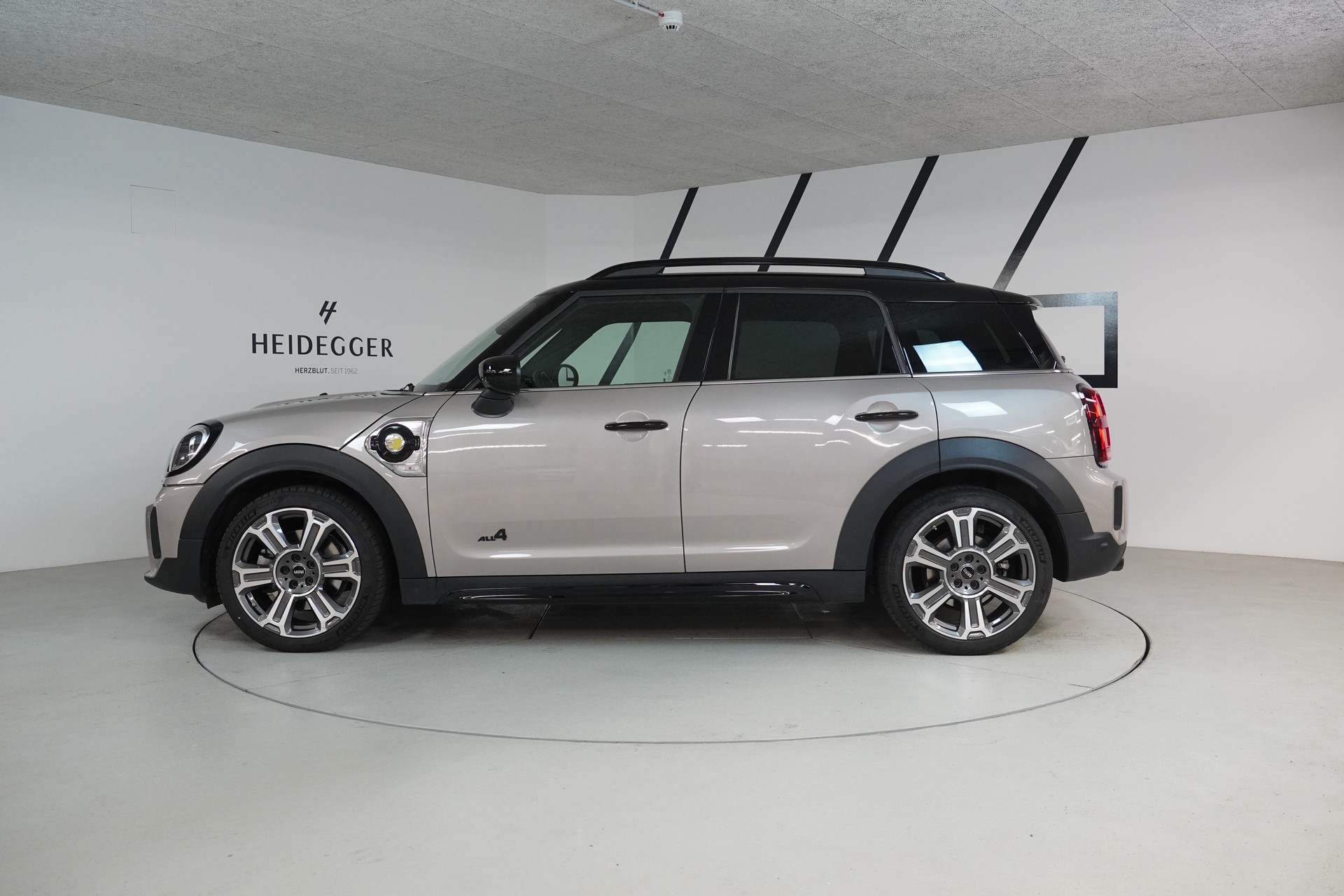 MINI Countryman Cooper SE ALL4 PHEV Steptronic-image-4