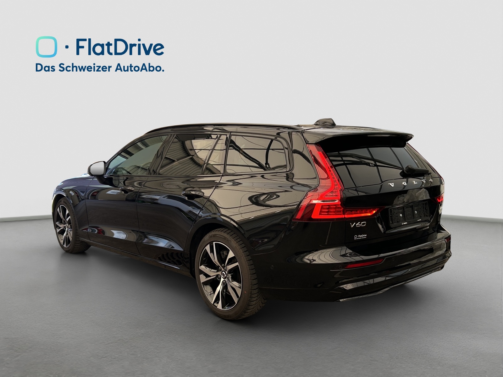 VOLVO V60 B4 Benzin Mild Hybrid Ultra Plus Dark DCT - Anhängevorrichtung - 360°Kamera-image-2
