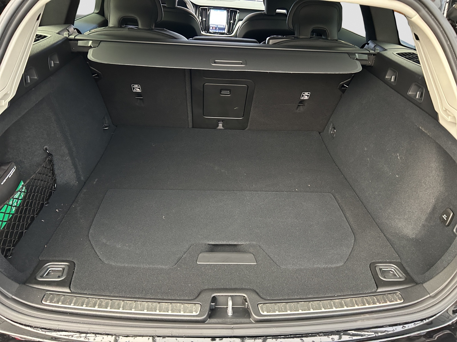 VOLVO V60 B4 Benzin Mild Hybrid Ultra Plus Dark DCT - Anhängevorrichtung - 360°Kamera-image-7