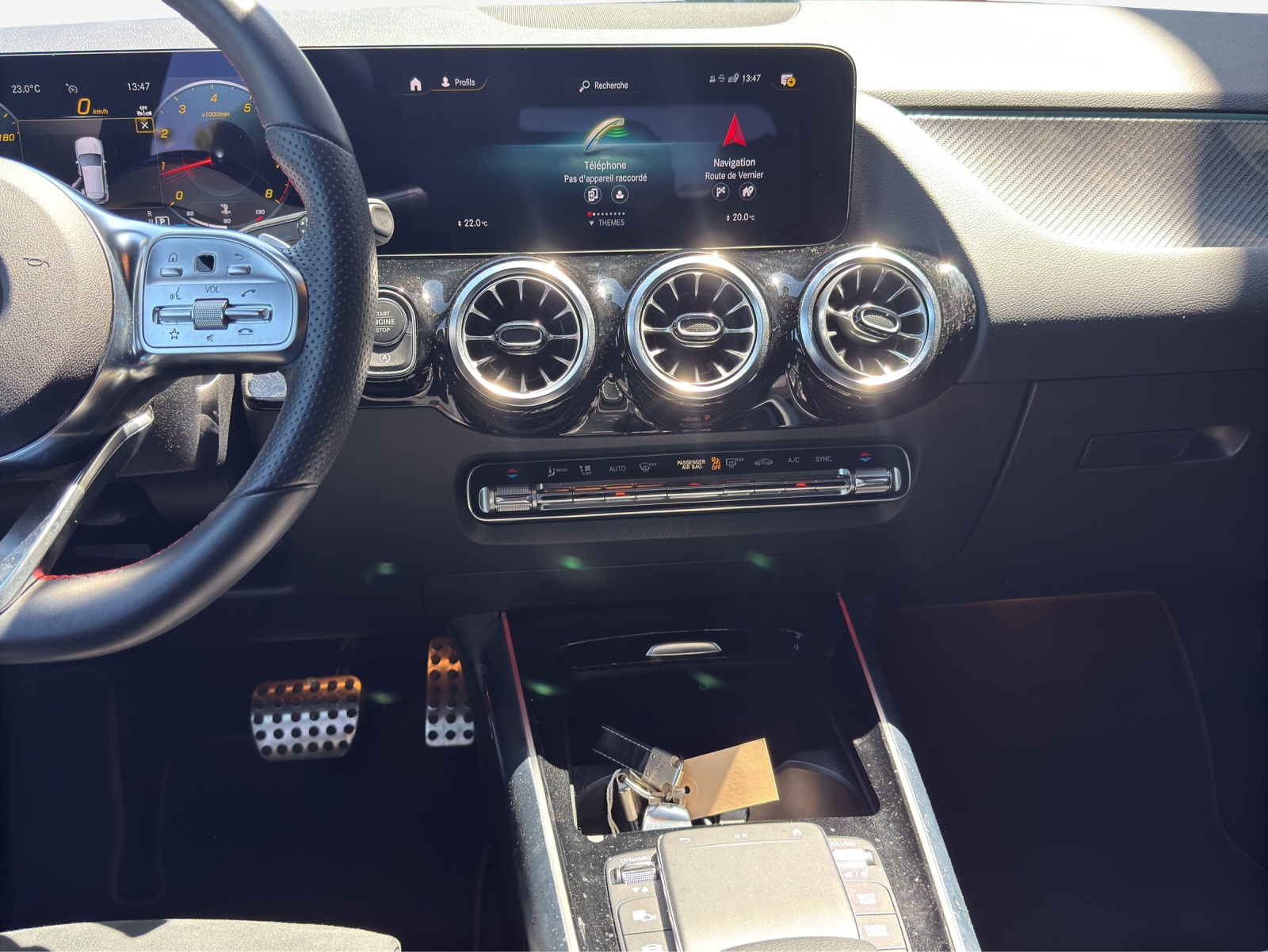 MERCEDES-BENZ GLA 180 AMG Line 7G-DCT-image-10