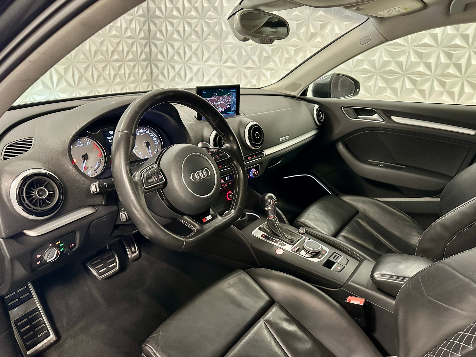 AUDI S3 Sportback 2.0 TFSI quattro S-tronic-image-10
