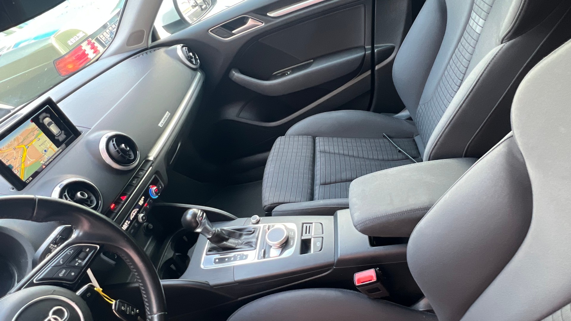 AUDI A3 Sportback 2.0 TFSI Sport quattro S-tronic-image-11