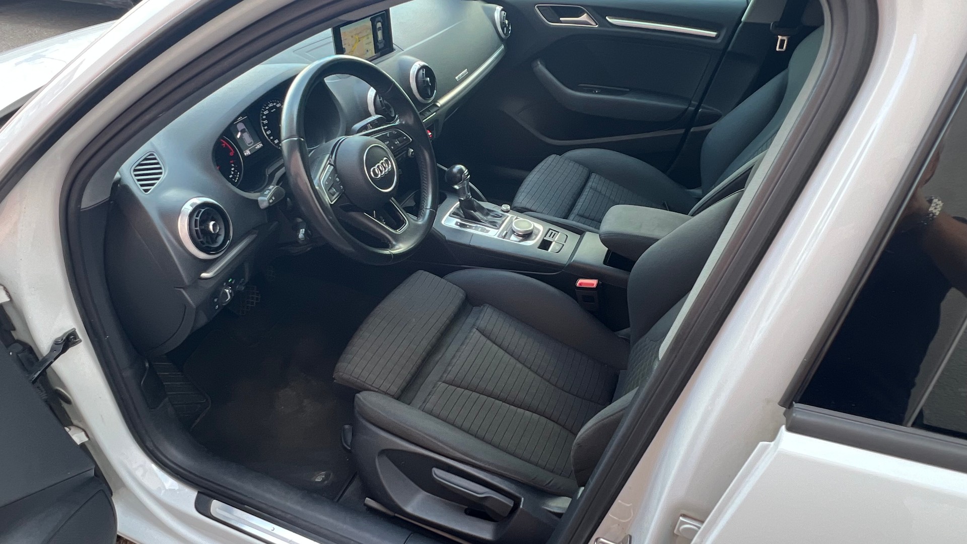 AUDI A3 Sportback 2.0 TFSI Sport quattro S-tronic-image-10