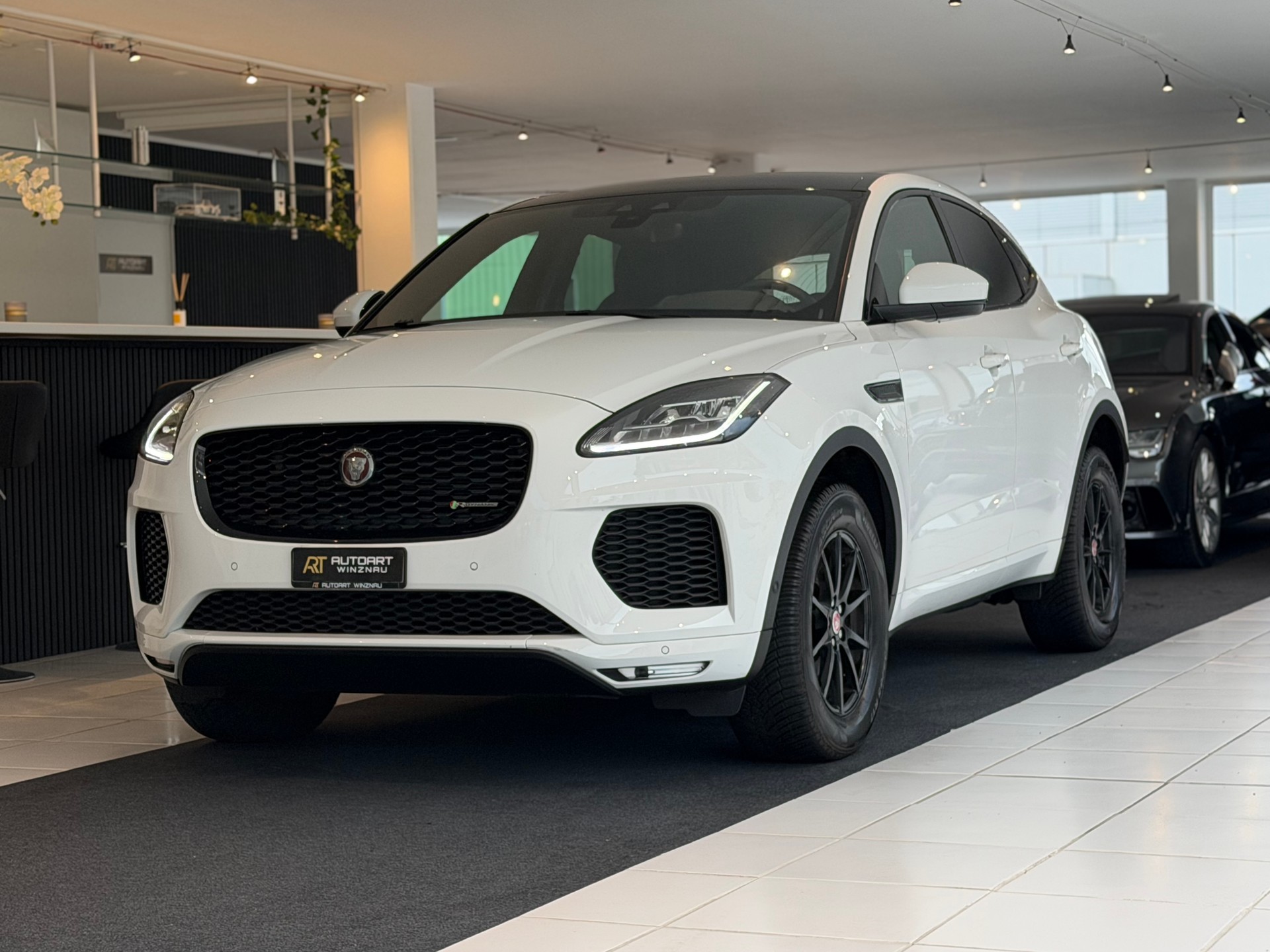 JAGUAR E-Pace 2.0 P250 R-Dynamic SE AWD Automatik **Frisch ab MFK & Service**