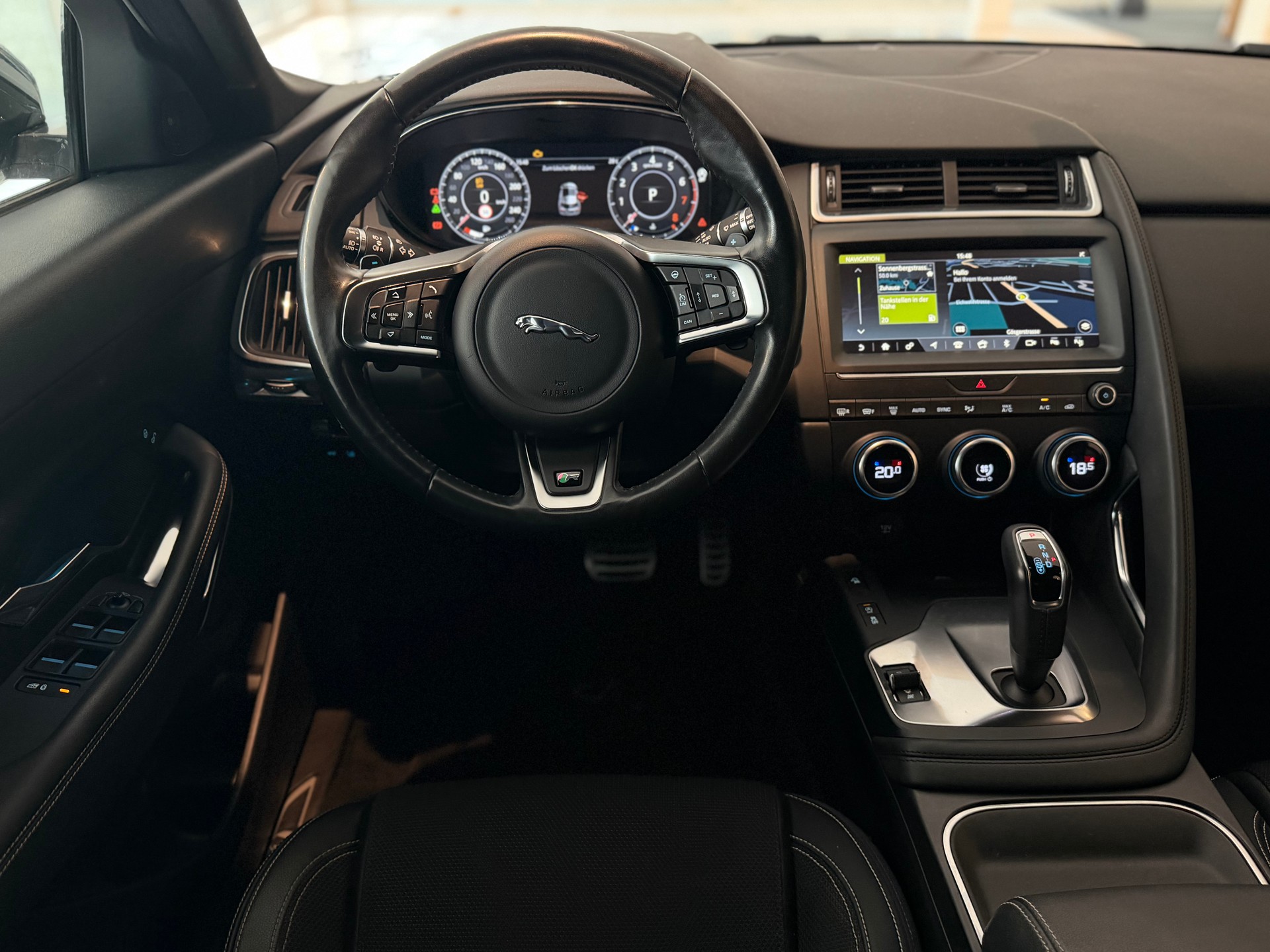 JAGUAR E-Pace 2.0 P250 R-Dynamic SE AWD Automatik **Frisch ab MFK & Service**-image-13