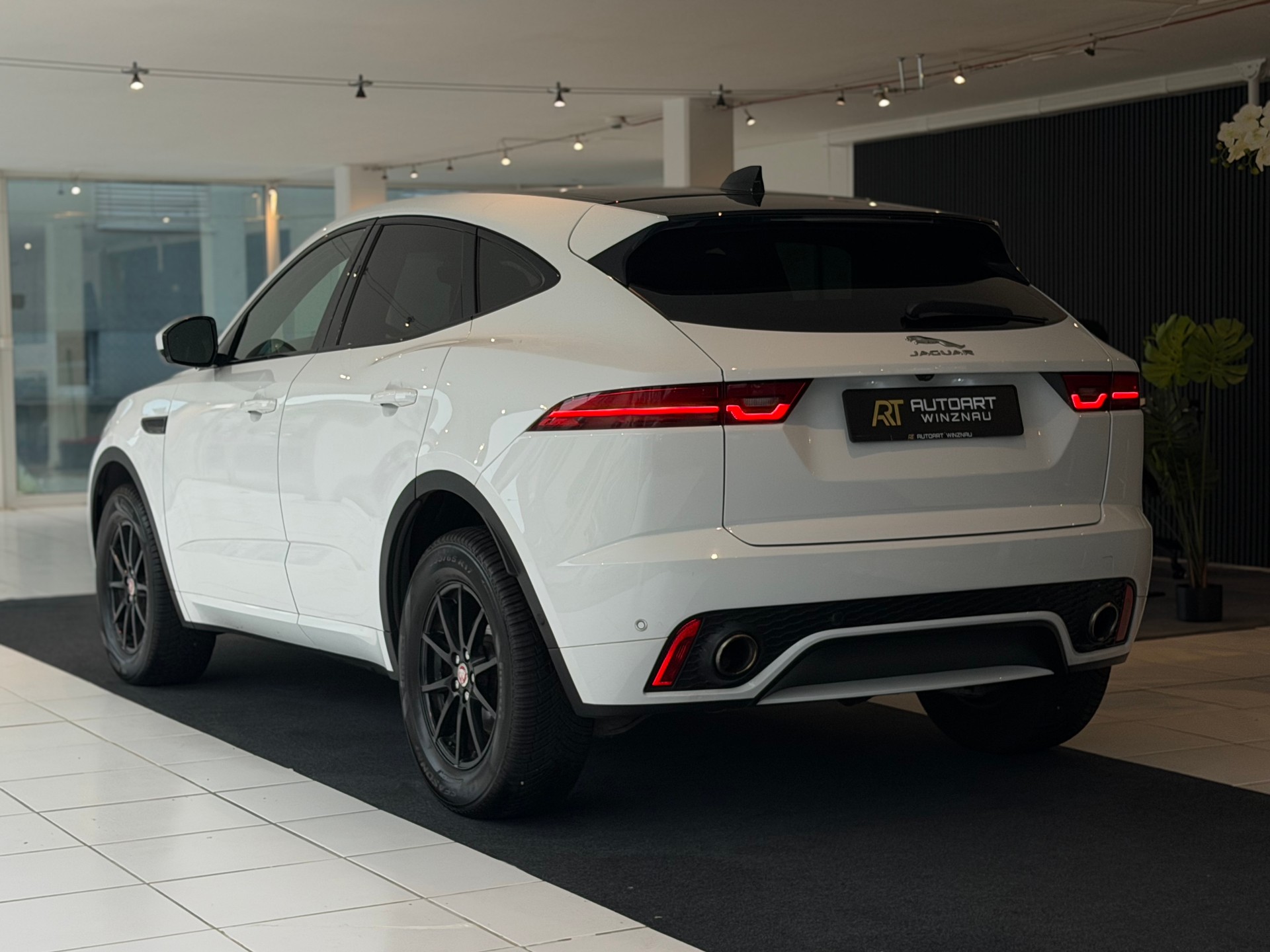JAGUAR E-Pace 2.0 P250 R-Dynamic SE AWD Automatik **Frisch ab MFK & Service**-image-7