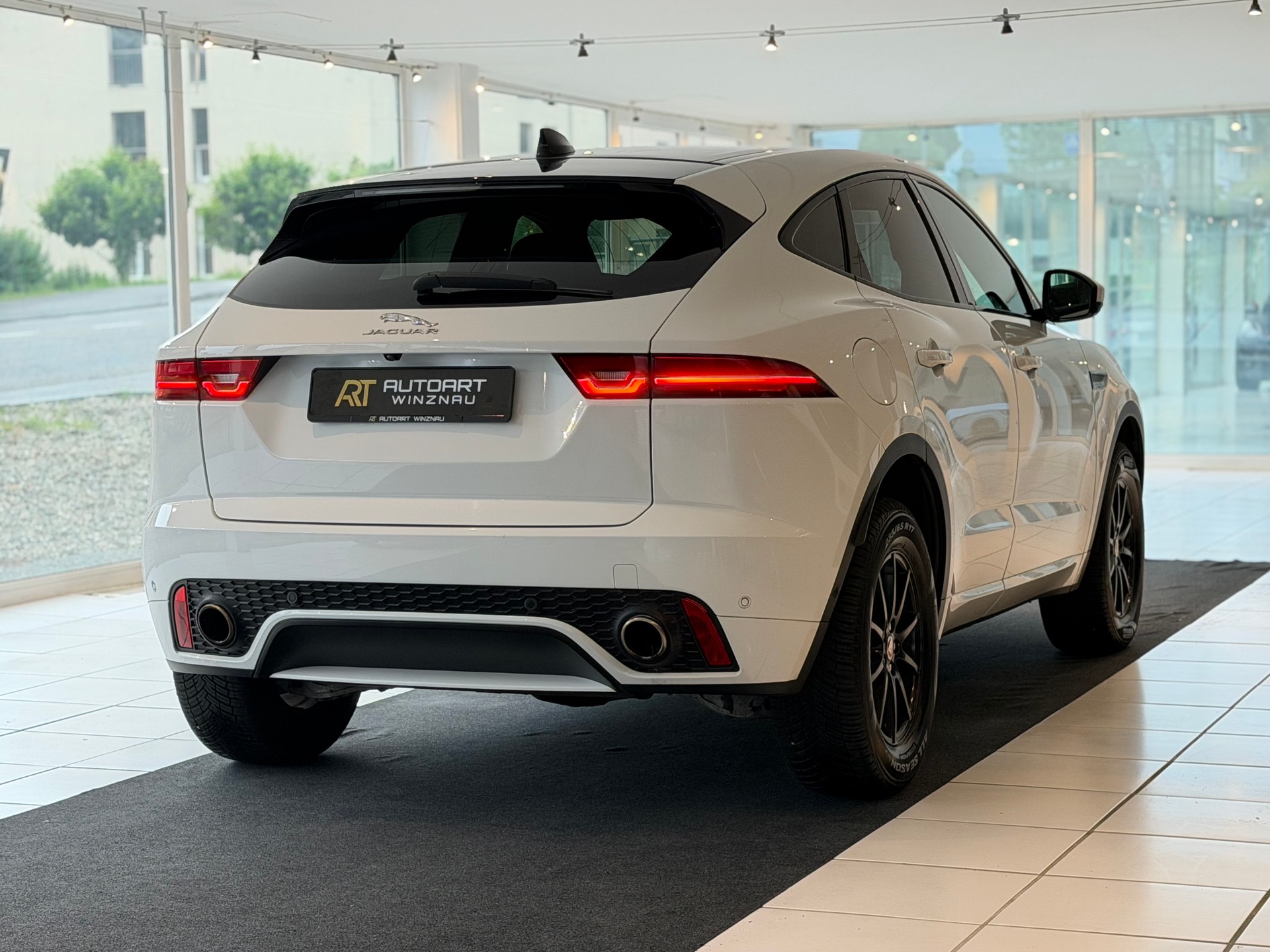 JAGUAR E-Pace 2.0 P250 R-Dynamic SE AWD Automatik **Frisch ab MFK & Service**-image-5