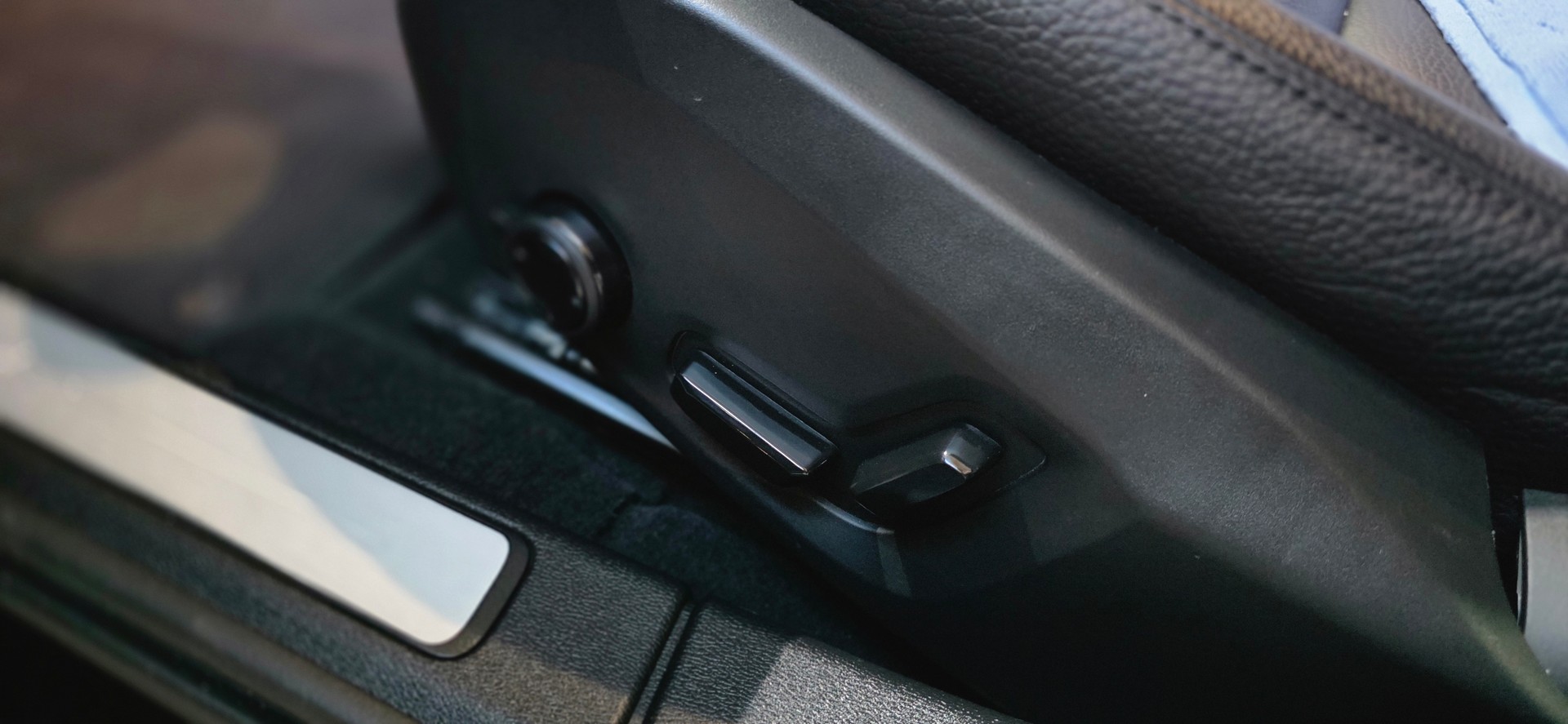 VOLVO V60 T6 eAWD Plug in Hybrid Plus Bright Geartronic *Sitz-&Lenkradheizung* LaneAssist&ACC*-image-22