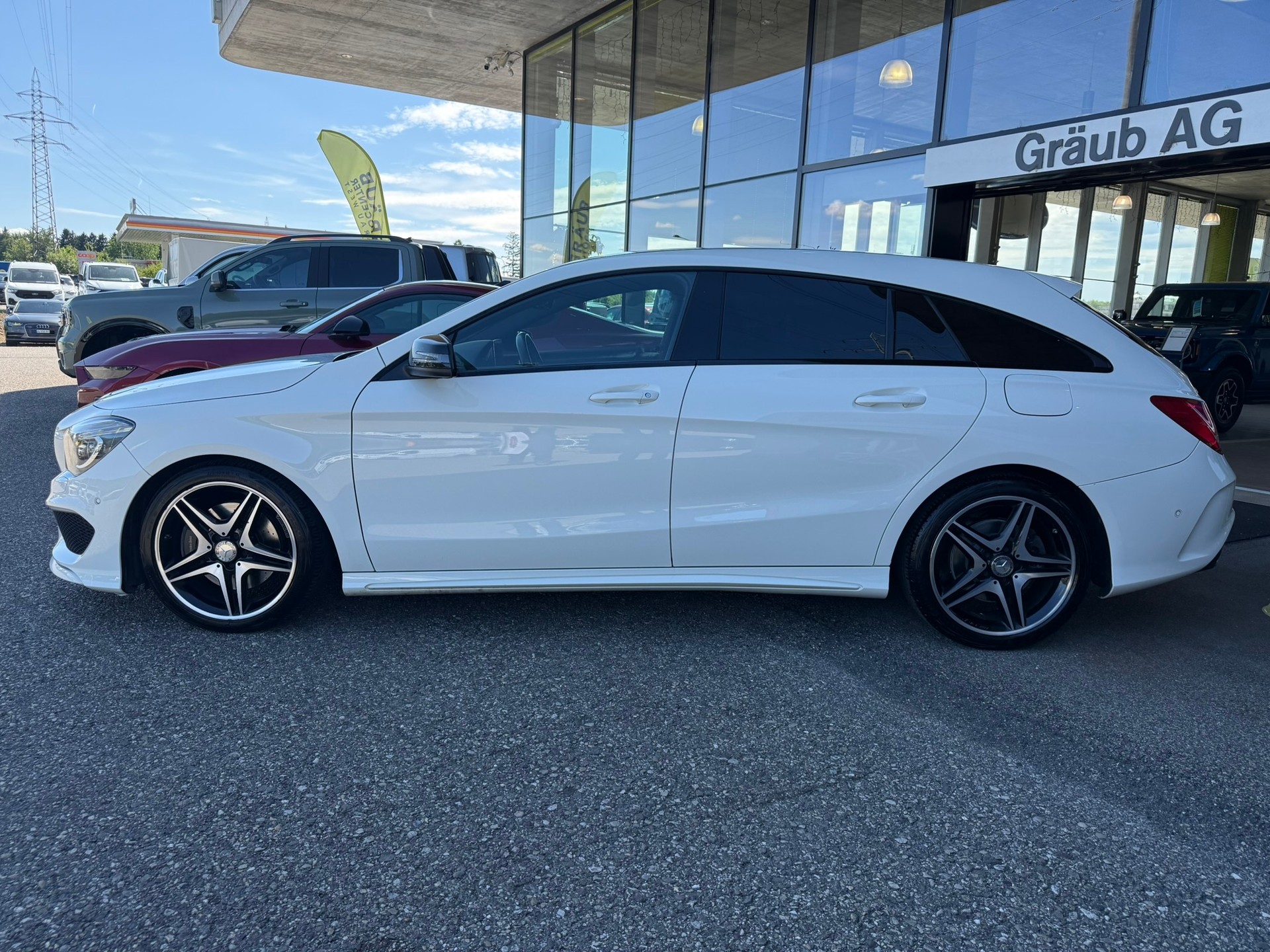 MERCEDES-BENZ CLA Shooting Brake 250 AMG Line 7G-DCT 4Matic-showroom-element-3
