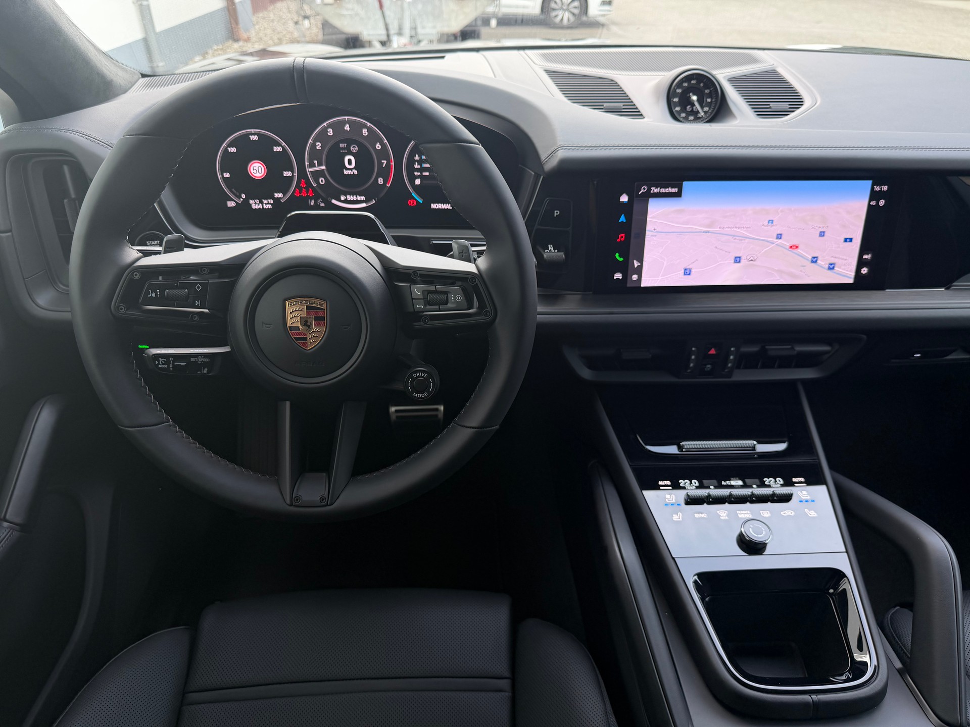 PORSCHE Cayenne Coupé GTS Tiptronic-image-18