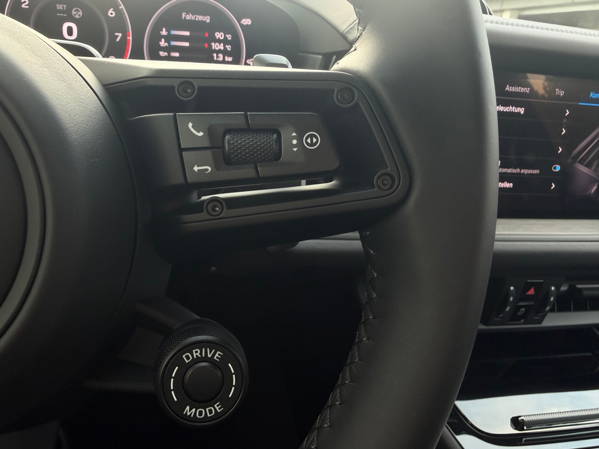 PORSCHE Cayenne Coupé GTS Tiptronic-image-25