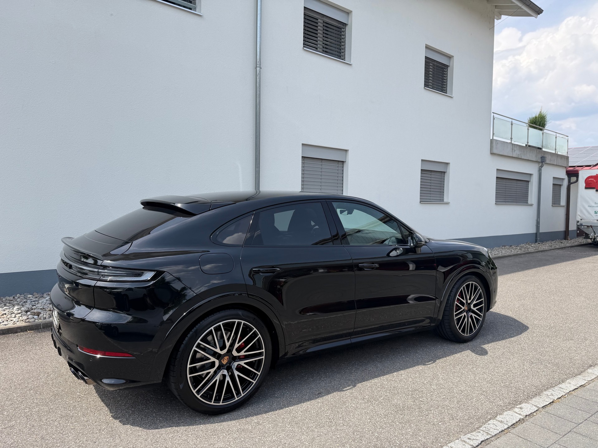 PORSCHE Cayenne Coupé GTS Tiptronic-image-5