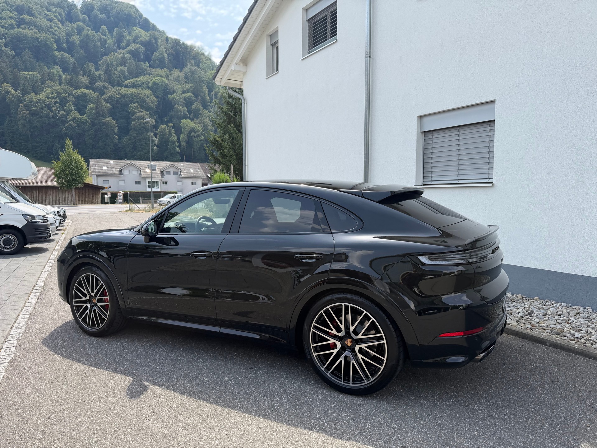 PORSCHE Cayenne Coupé GTS Tiptronic-image-13