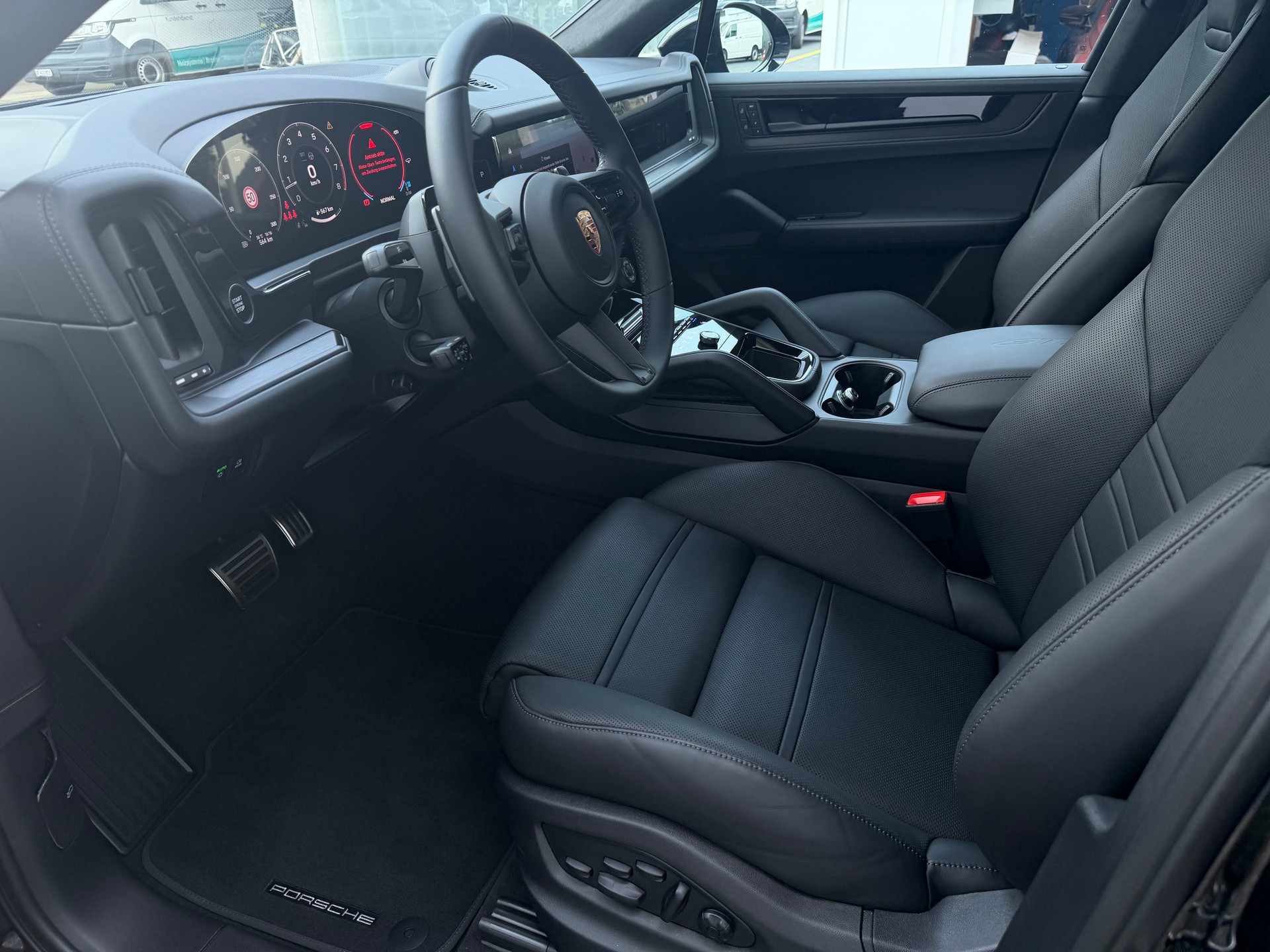 PORSCHE Cayenne Coupé GTS Tiptronic-image-15