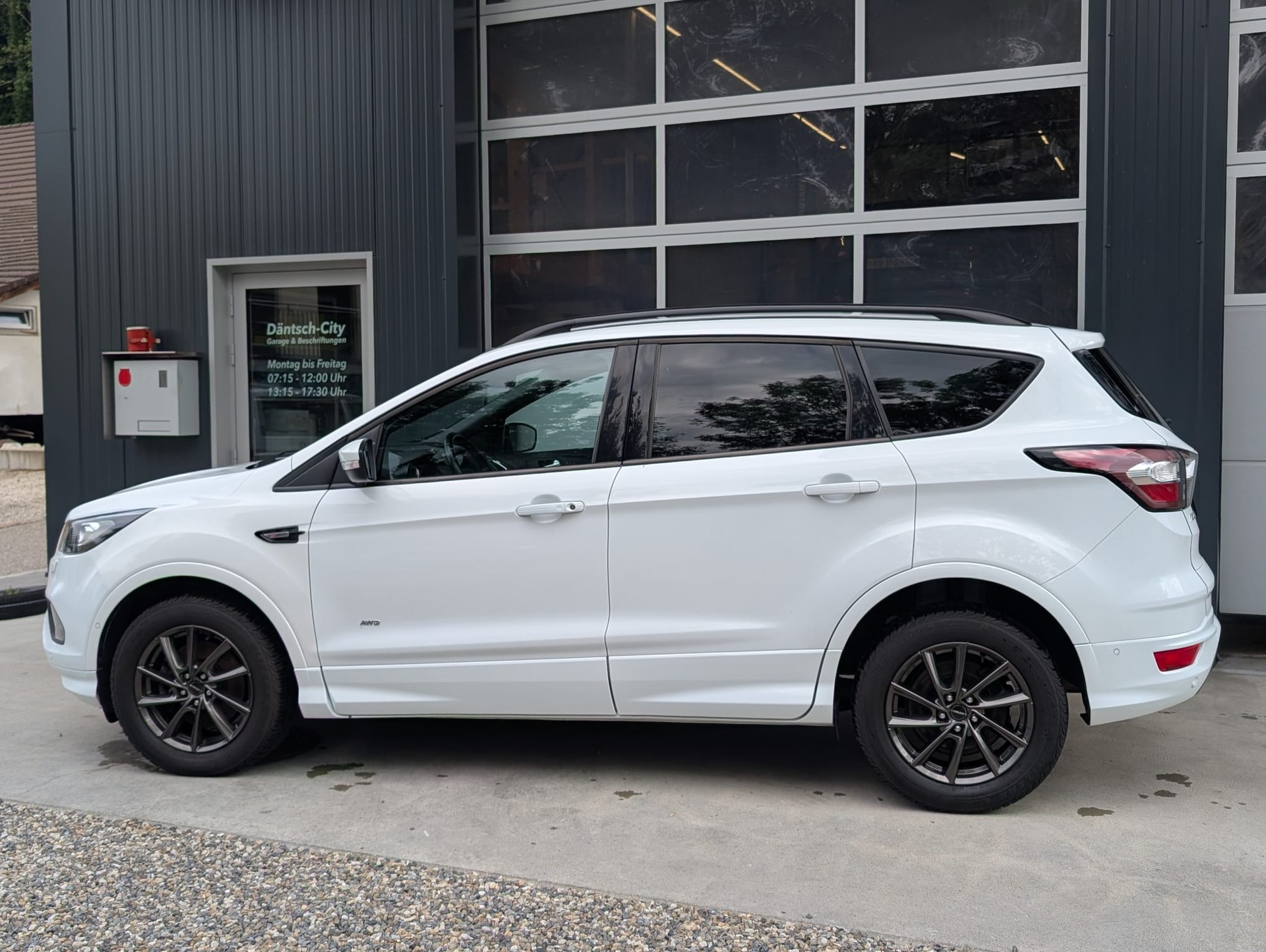 FORD Kuga 2.0 TDCi ST Line 4WD PowerShift-image-3