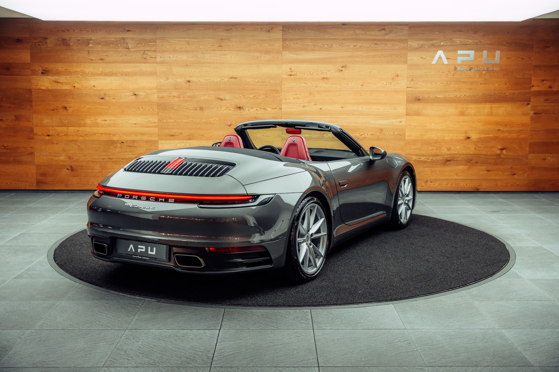 PORSCHE 911 Carrera 4 Cabriolet PDK-showroom-element-1