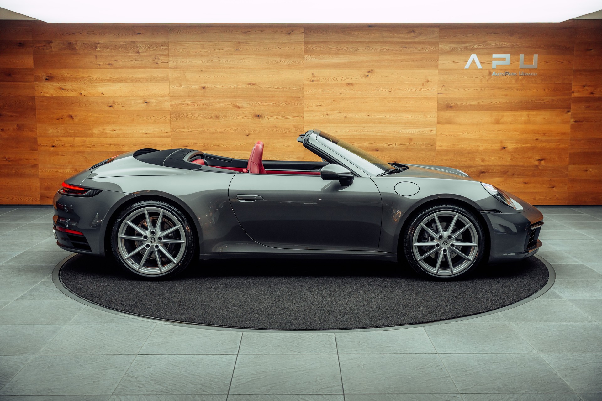 PORSCHE 911 Carrera 4 Cabriolet PDK-showroom-element-2