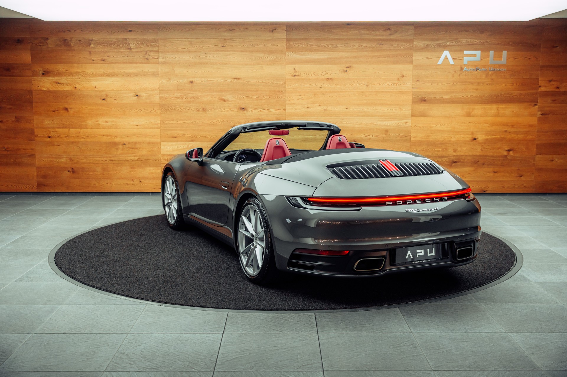 PORSCHE 911 Carrera 4 Cabriolet PDK-showroom-element-3
