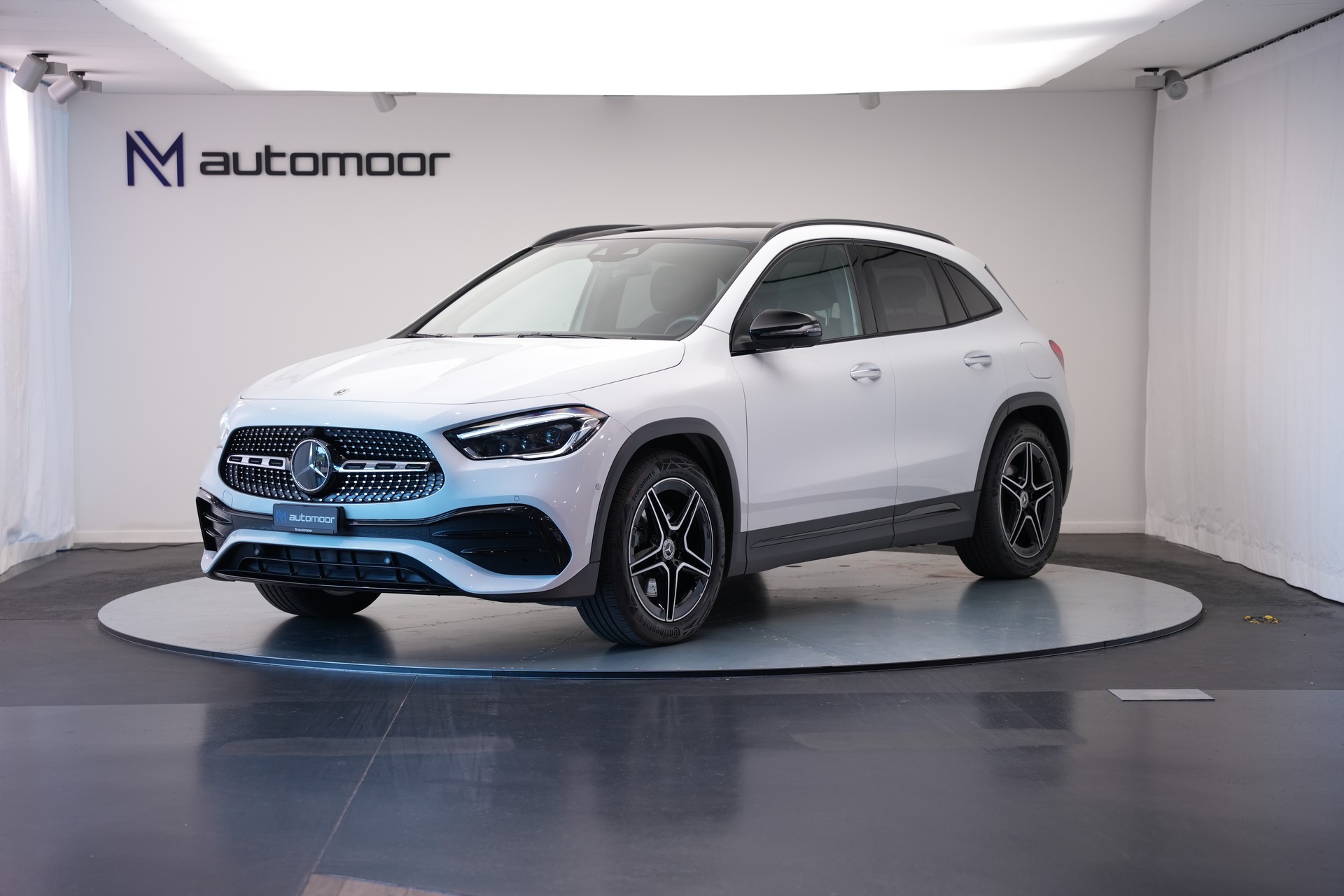 MERCEDES-BENZ GLA 250 4Matic AMG Line 8G-DCT *CH-Fahrzeug* *AHK* *Panorama*