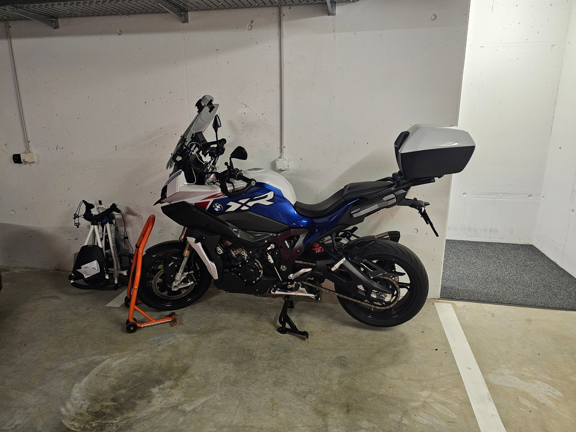 BMW S 1000 XR ABS-image-1