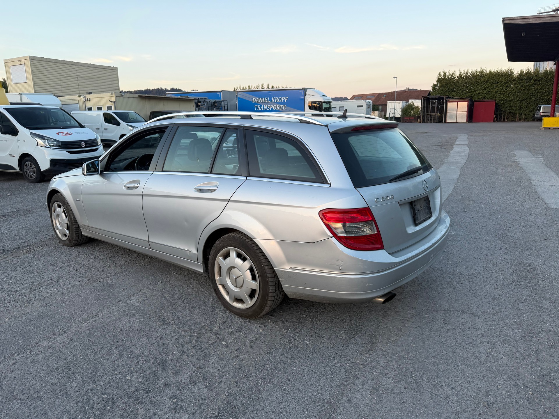 MERCEDES-BENZ C 200 CGI BlueEfficiency My Star Automatic-image-3