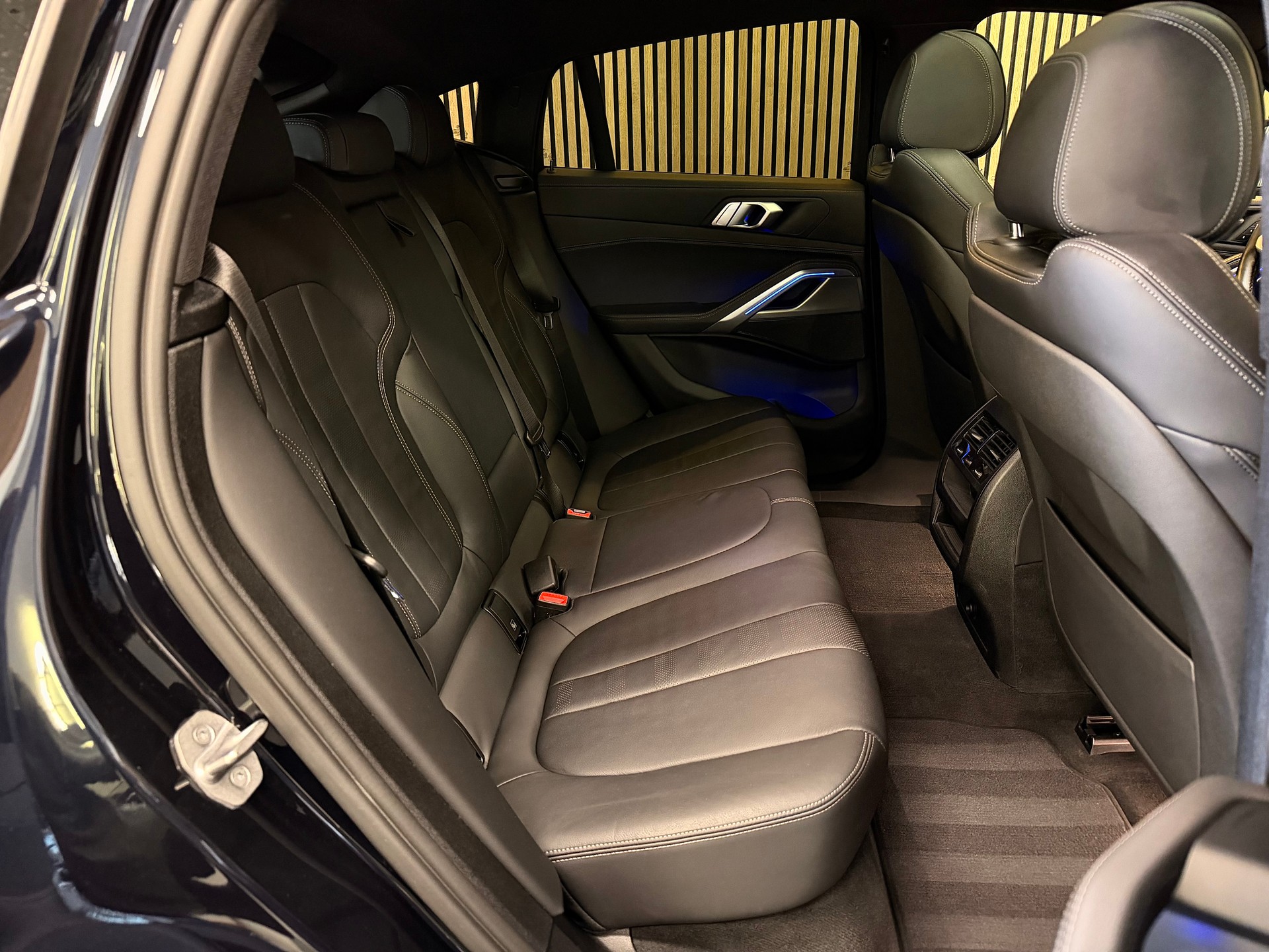 BMW X6 xDrive 48V 30d M Sport Steptronic-image-17